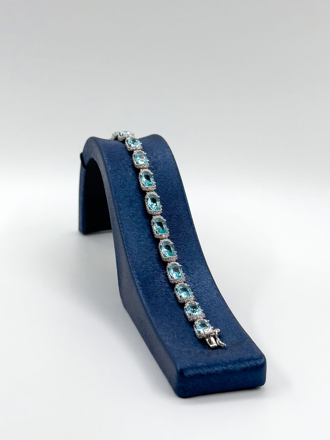 Pırlanta Montür Aquamarin Taşlı Kadın Gümüş Bileklik