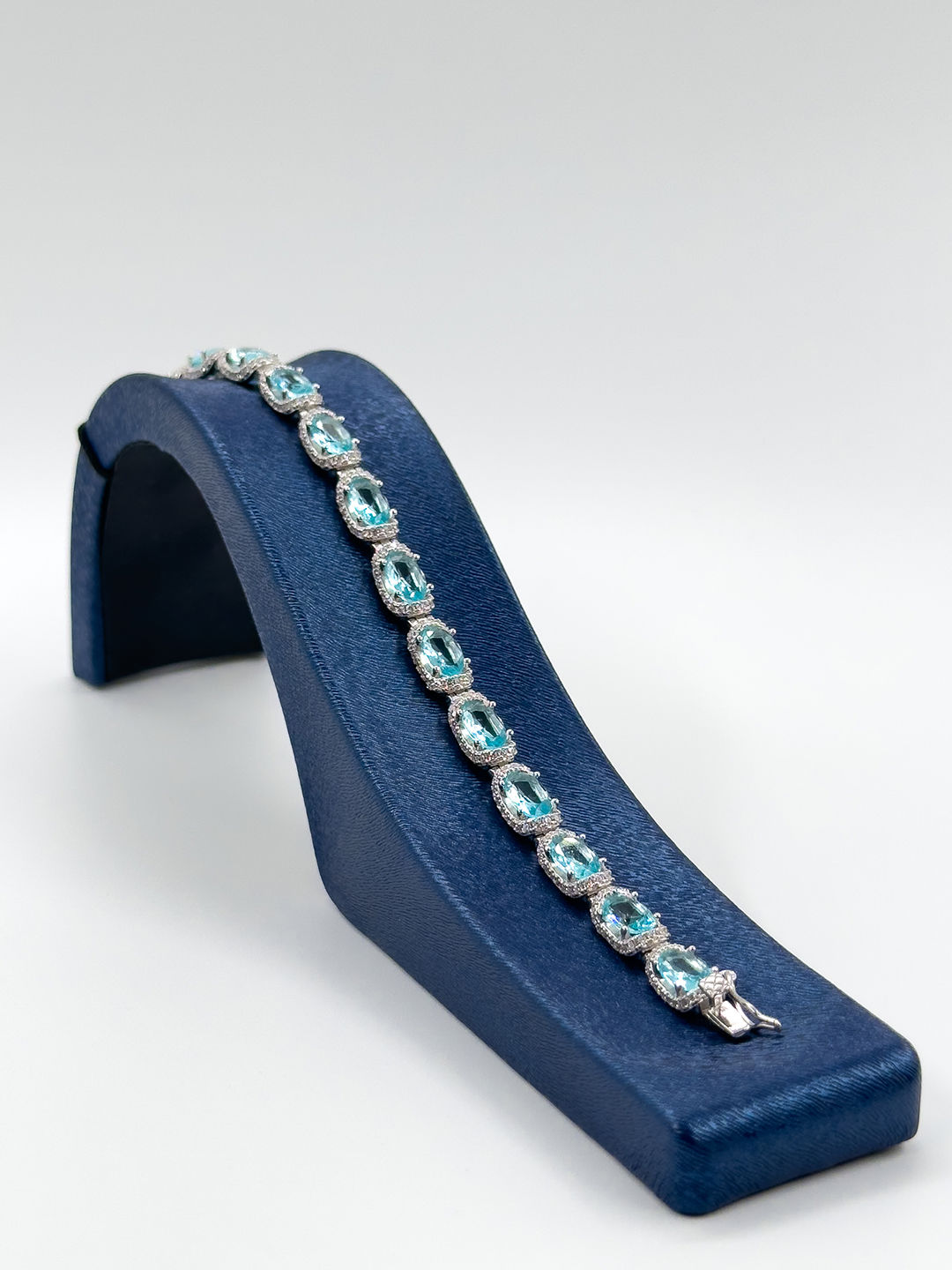 Pırlanta Montür Aquamarin Taşlı Kadın Gümüş Bileklik