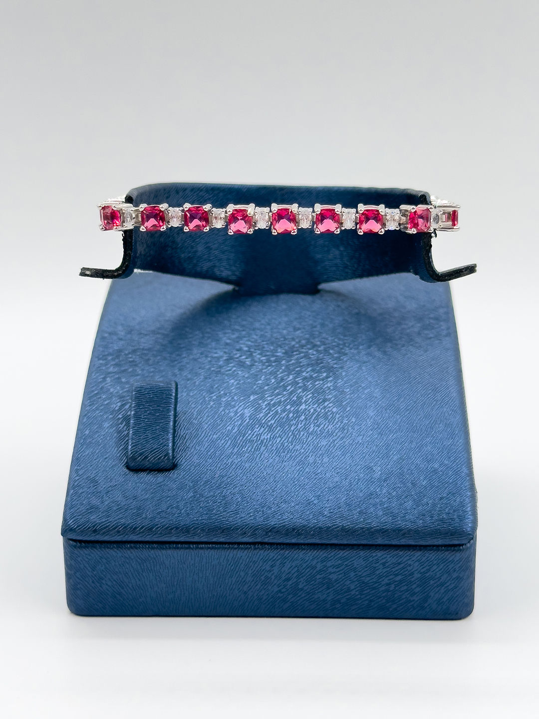 Yakut Taşlı Su Yolu Kadın Gümüş Bileklik