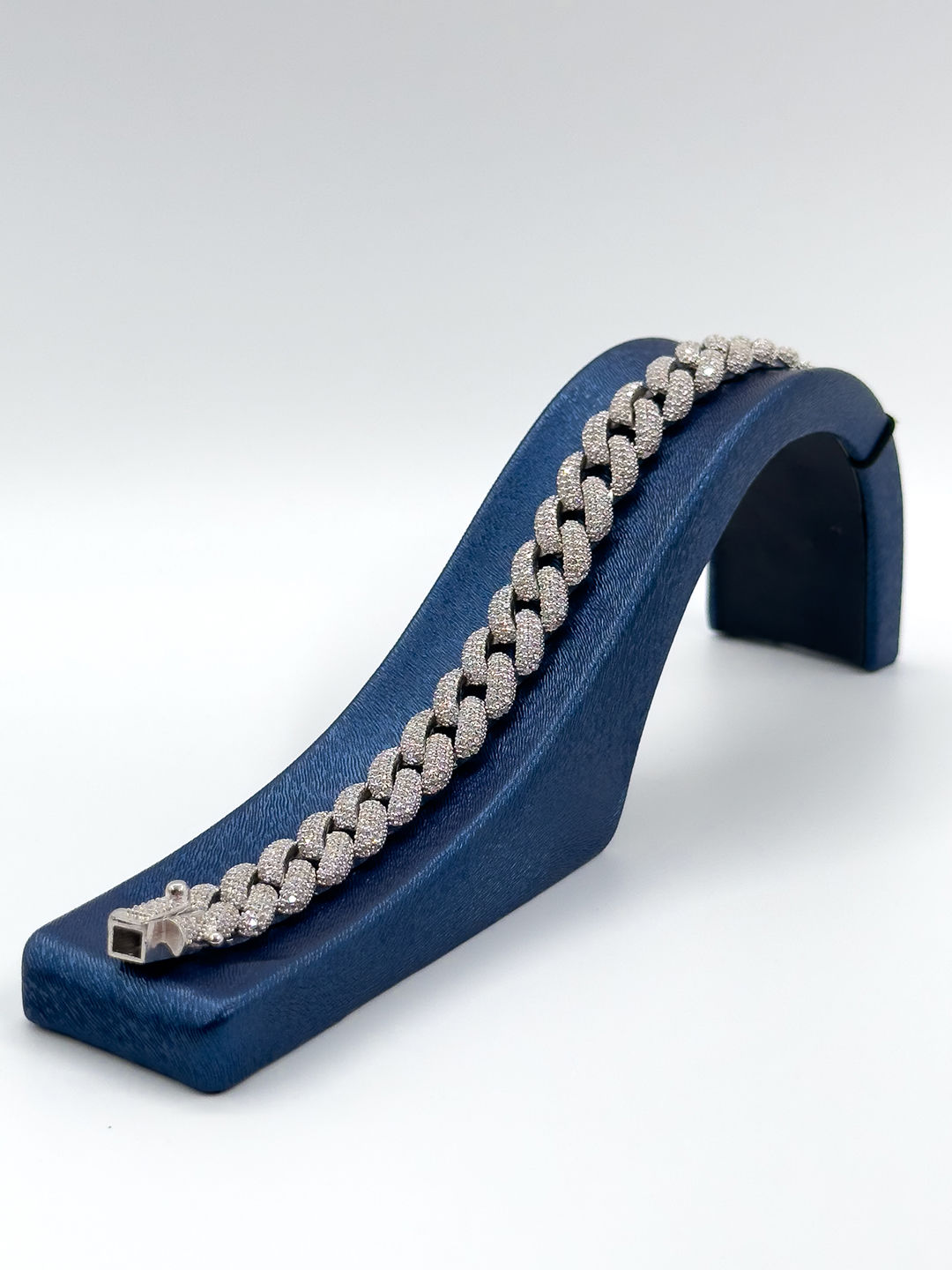 Taşlı İri Boy Gurmet Kadın Gümüş Bileklik