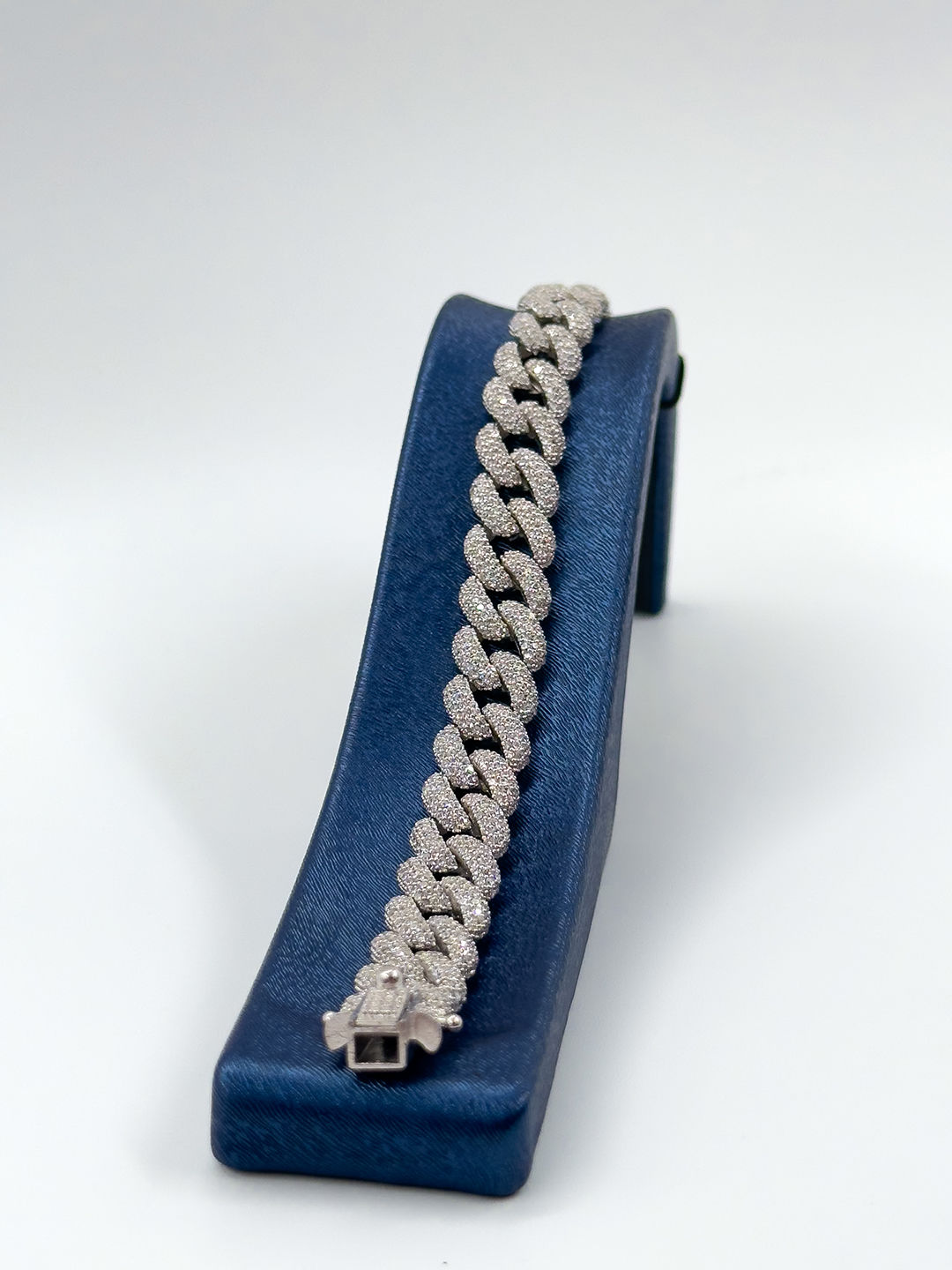 Taşlı İri Boy Gurmet Kadın Gümüş Bileklik