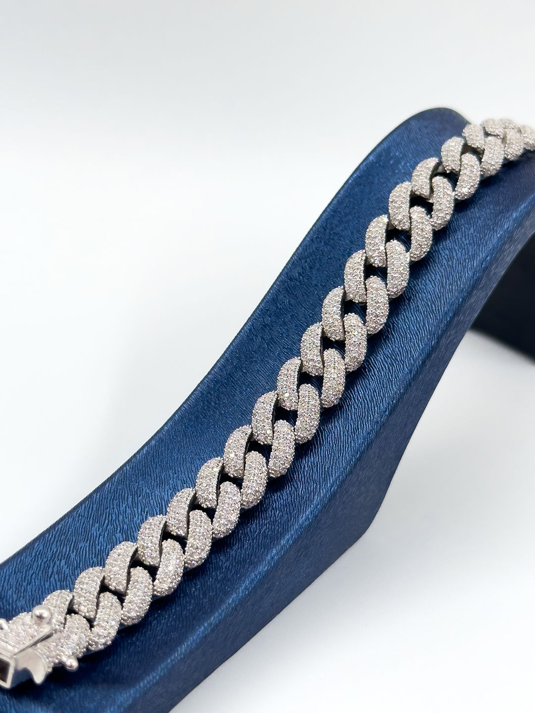 Taşlı İri Boy Gurmet Kadın Gümüş Bileklik