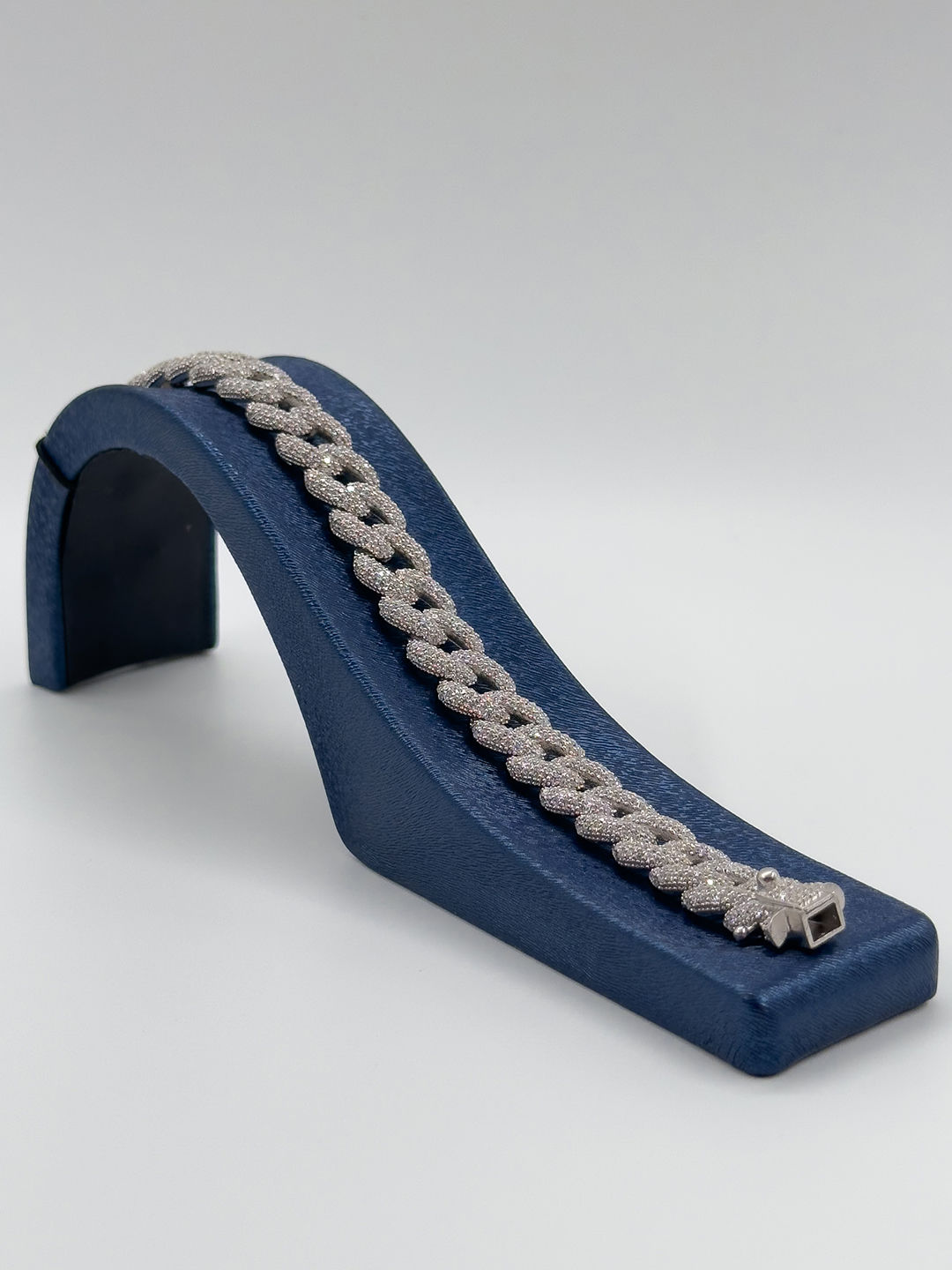 Taşlı İri Boy Gurmet Kadın Gümüş Bileklik