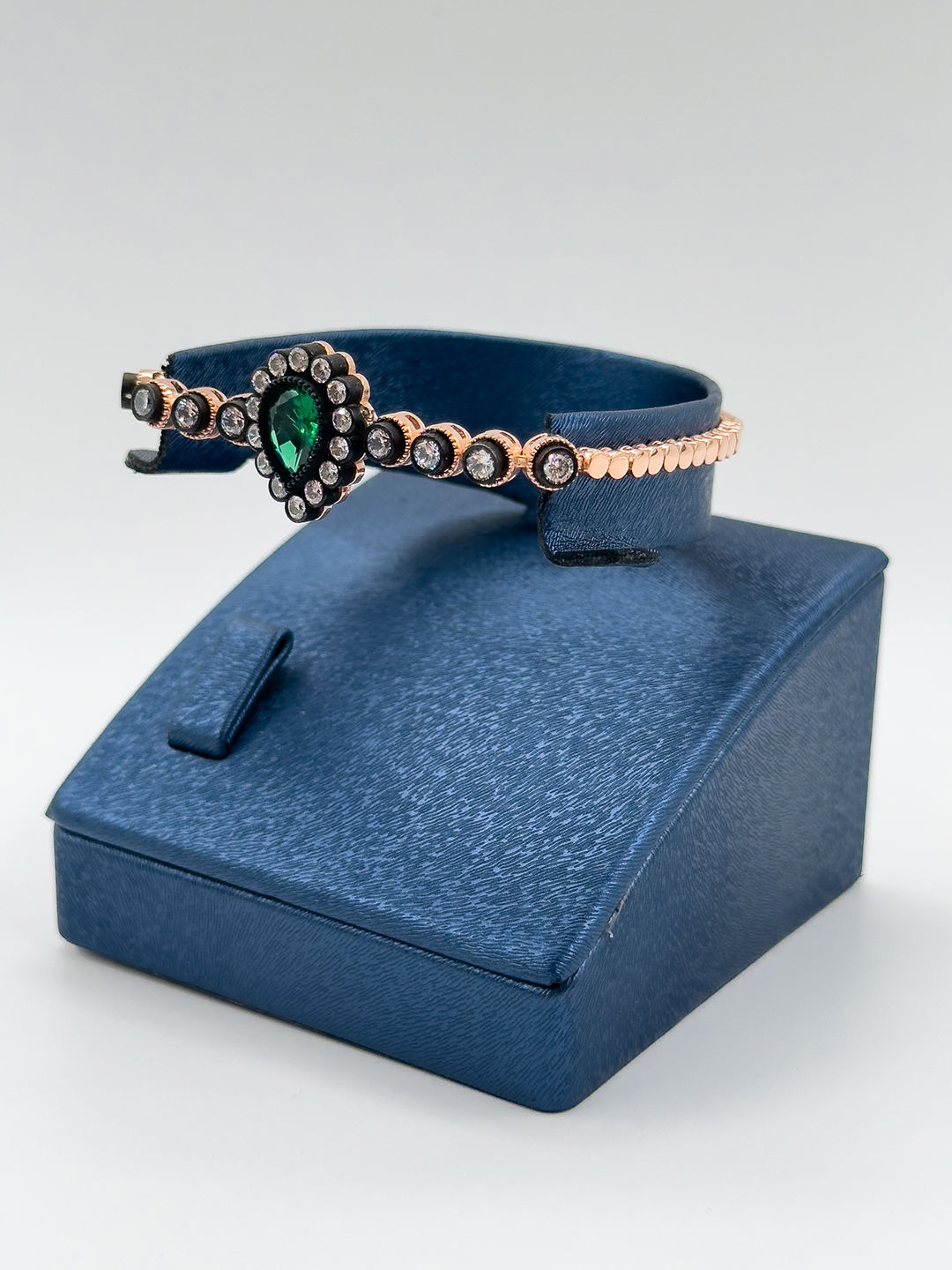 Zümrüt Renkli Elmas Modeli Kadın Gümüş Bileklik