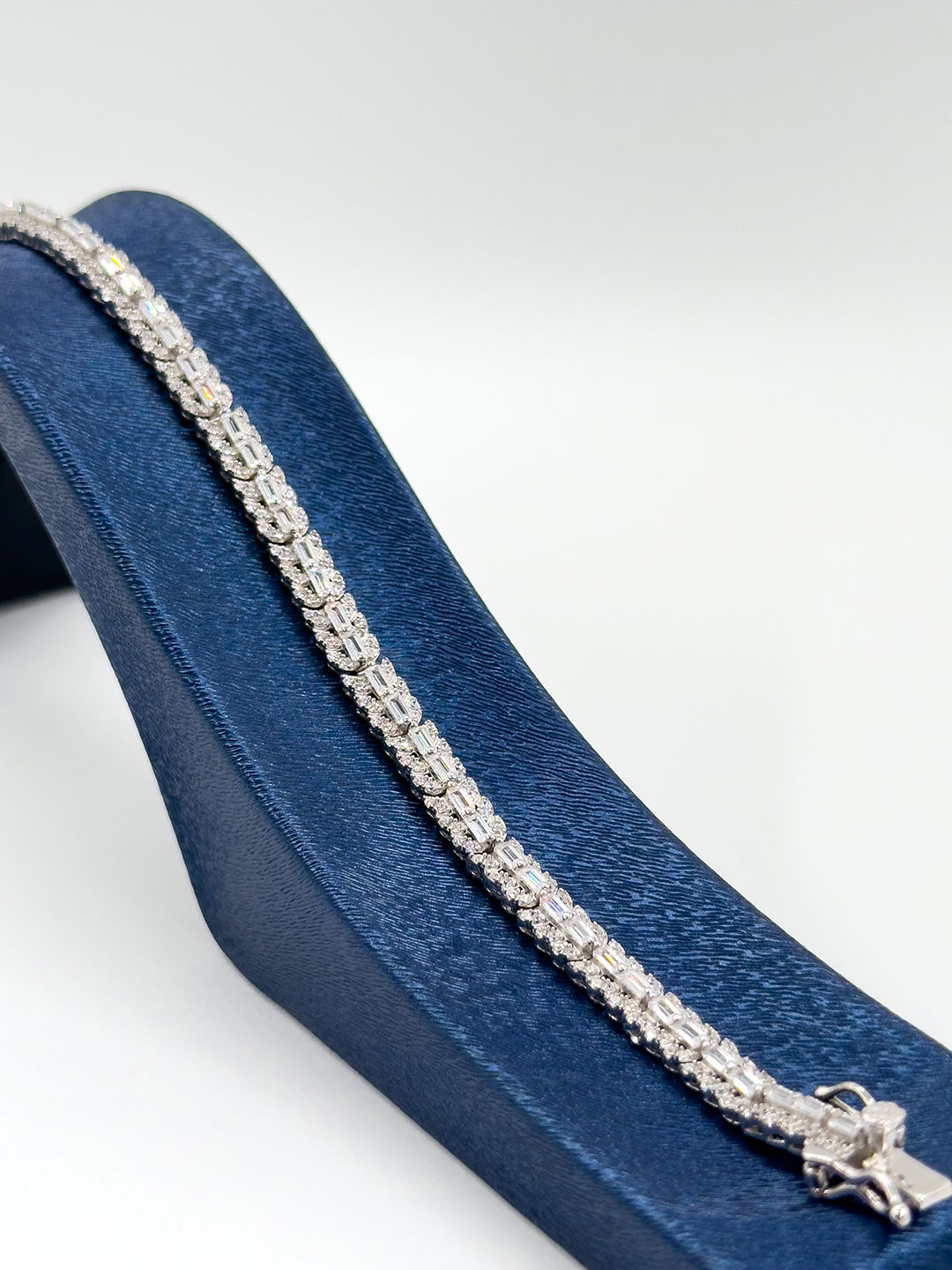 Pırlanta Montür Özel Kadın Gümüş Bileklik