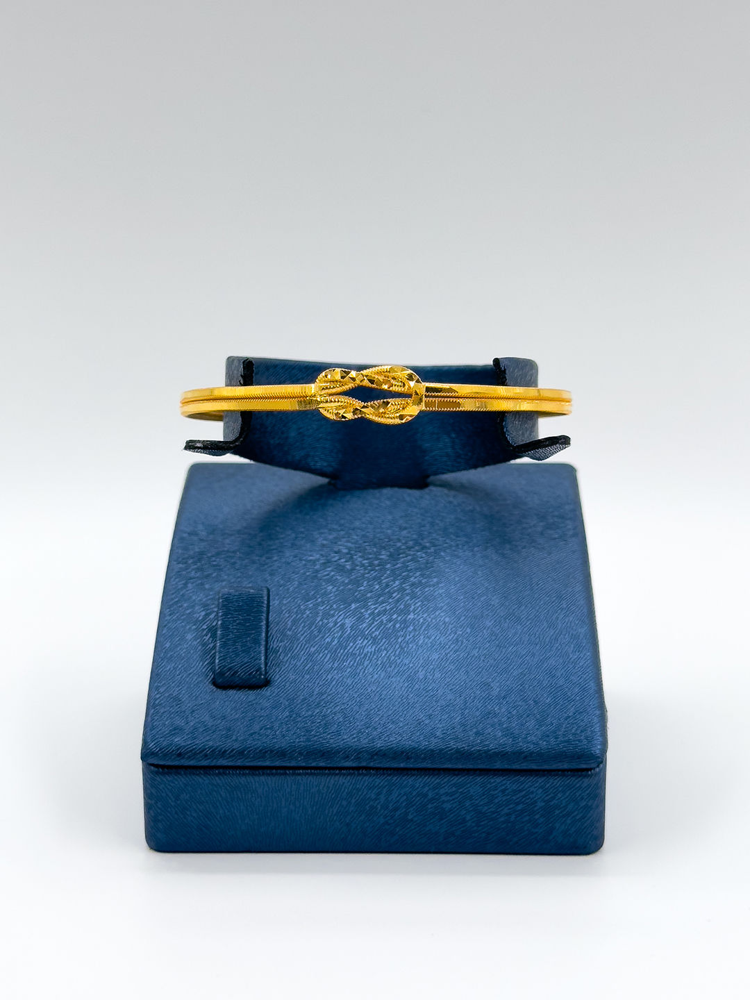 Gold Renk Aşk Düğümü Kadın Gümüş Bileklik