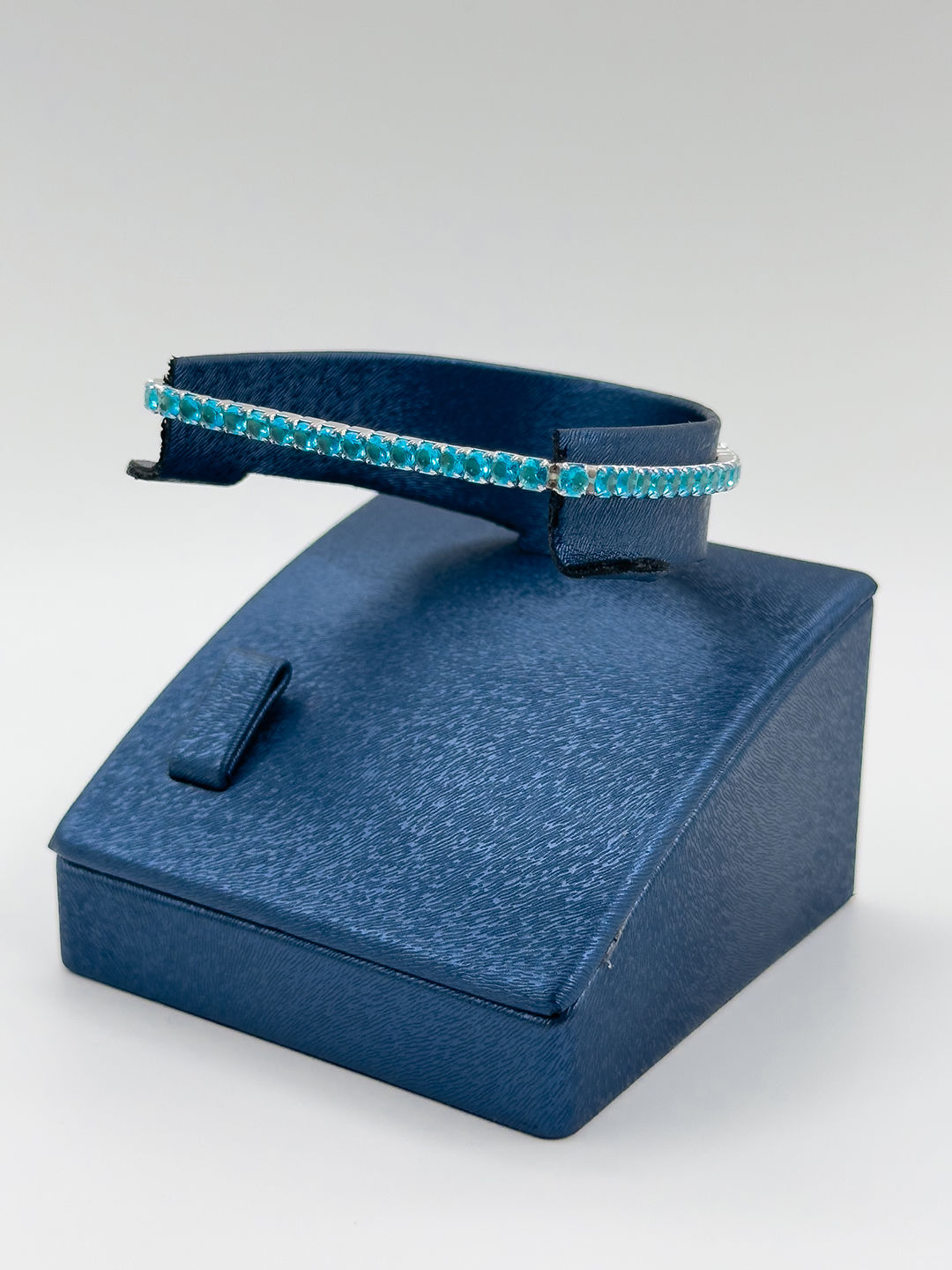 Misinalı Esnek Aquamarin Taşlı Kadın Gümüş Bileklik