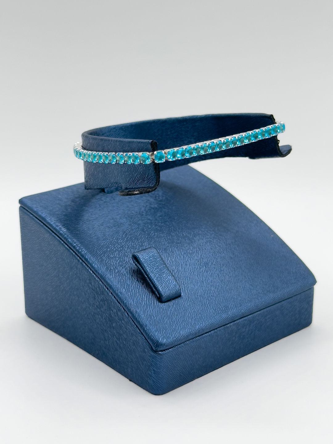 Misinalı Esnek Aquamarin Taşlı Kadın Gümüş Bileklik