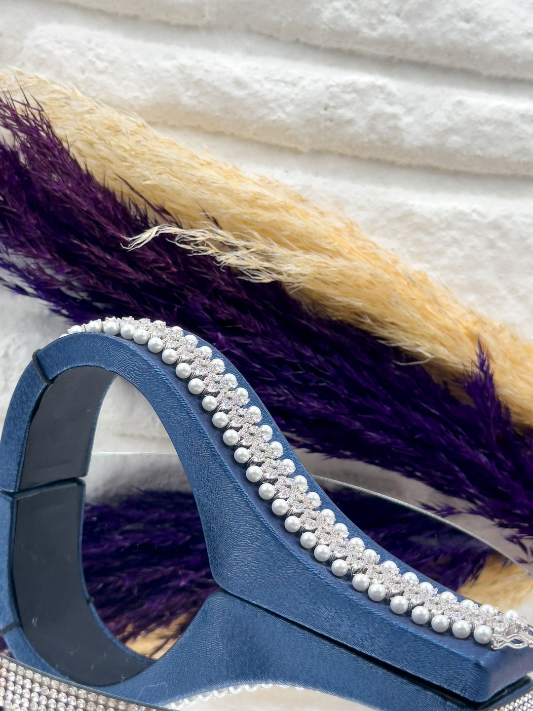 925 Ayar Gümüş Özel Üretim İri Boy İnci Detaylı Zarif Kadın Bileklik