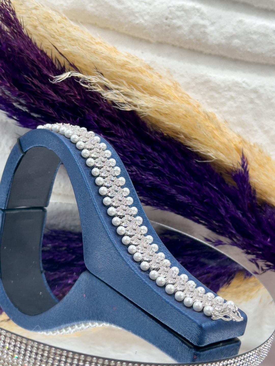 925 Ayar Gümüş Özel Üretim İri Boy İnci Detaylı Zarif Kadın Bileklik