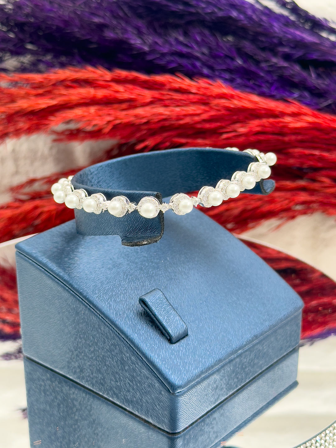 925 Ayar Gümüş Sıra Taşlı İncili Şık Kadın Bileklik