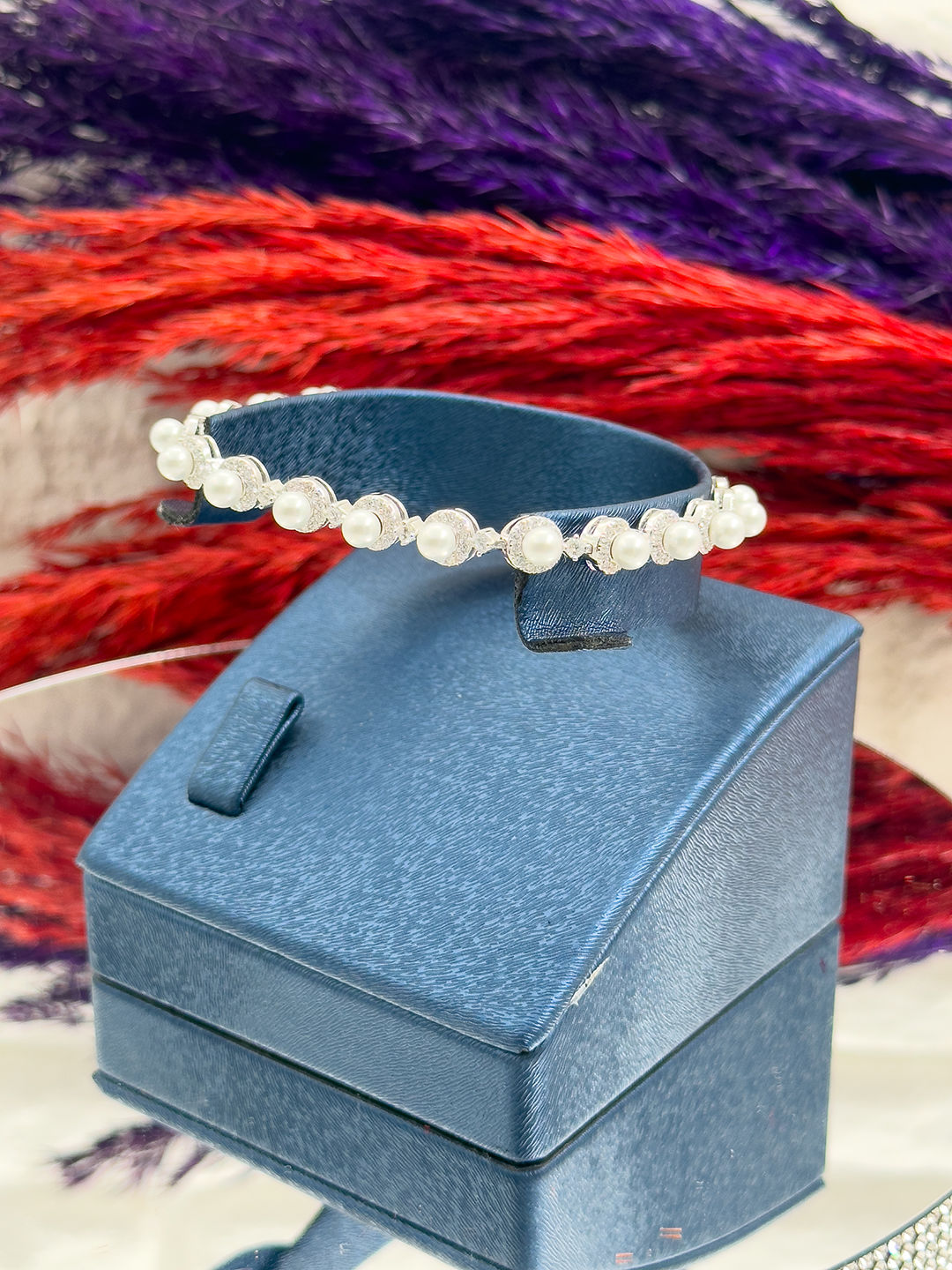 925 Ayar Gümüş Sıra Taşlı İncili Şık Kadın Bileklik