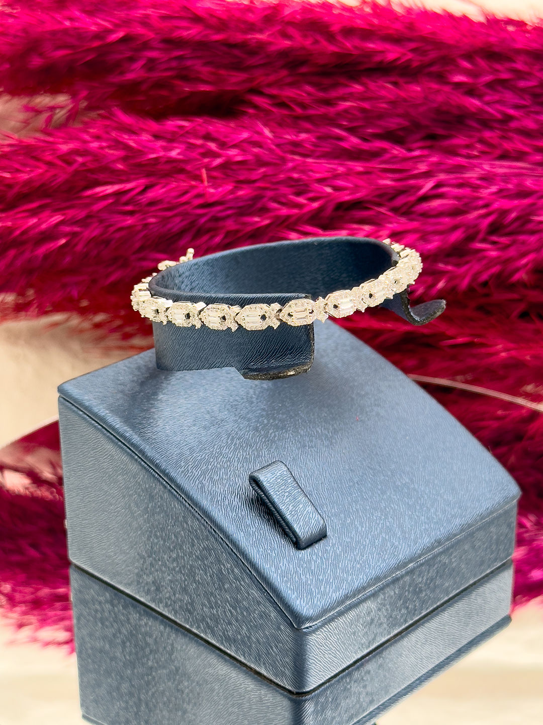 925 Ayar Gümüş Spor Baget Sıralı Taşlı Trend Kadın Bileklik