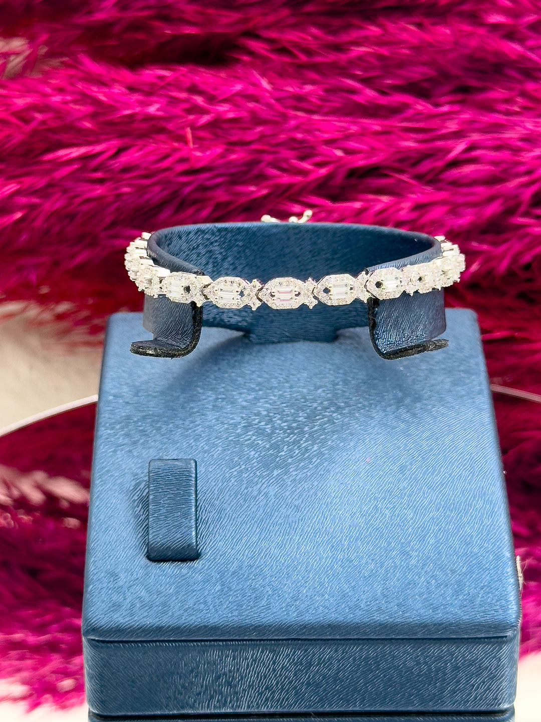 925 Ayar Gümüş Spor Baget Sıralı Taşlı Trend Kadın Bileklik