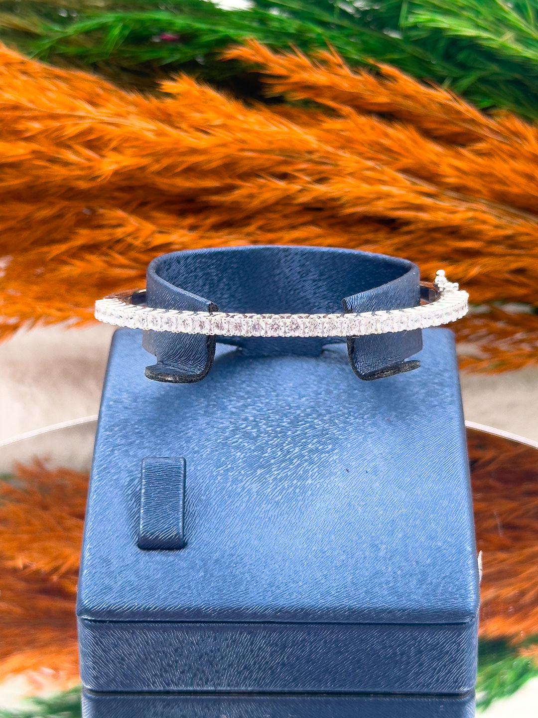 925 Ayar Gümüş Pırlanta Montürlü Su Yolu Modeli Lüks Kadın Kelepçe Bilezik