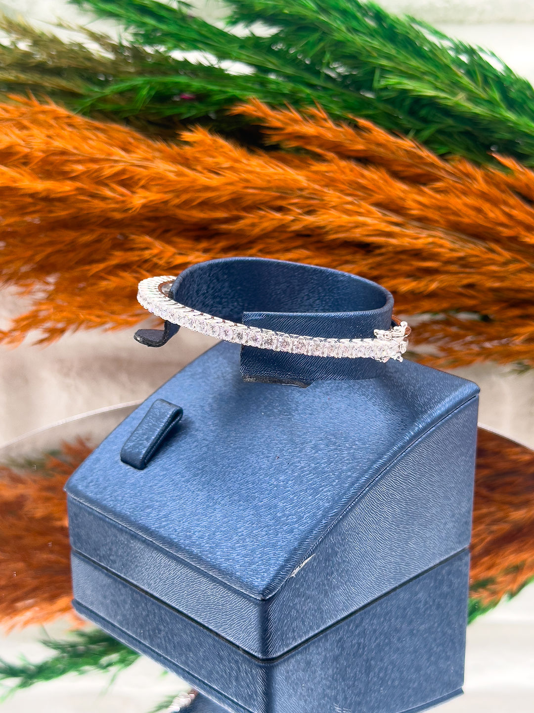 925 Ayar Gümüş Pırlanta Montürlü Su Yolu Modeli Lüks Kadın Kelepçe Bilezik