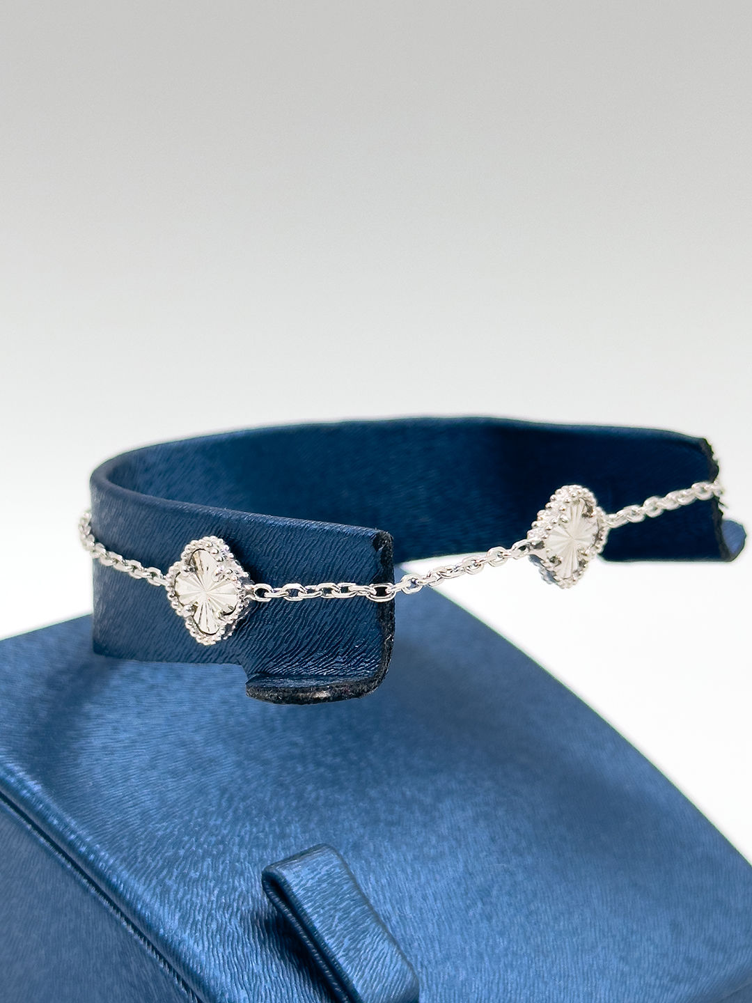 Taşsız 3’lü Mini Yonca Kadın Gümüş Bileklik