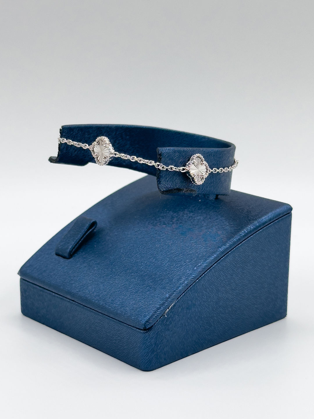 Taşsız 3’lü Mini Yonca Kadın Gümüş Bileklik