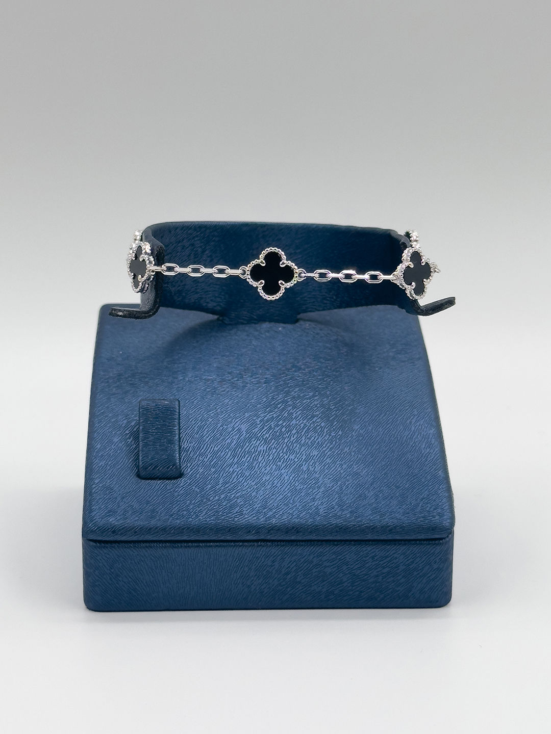 5'li Onix Taşlı Kadın Gümüş Bileklik - Doğal Taşlı, Şık ve Modern Kadın Takısı