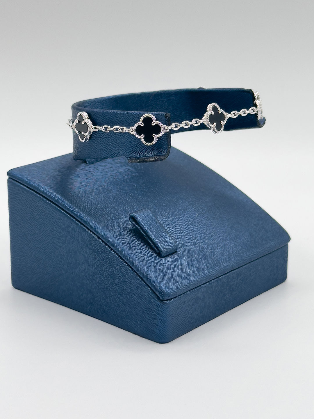 5'li Onix Taşlı Kadın Gümüş Bileklik - Doğal Taşlı, Şık ve Modern Kadın Takısı