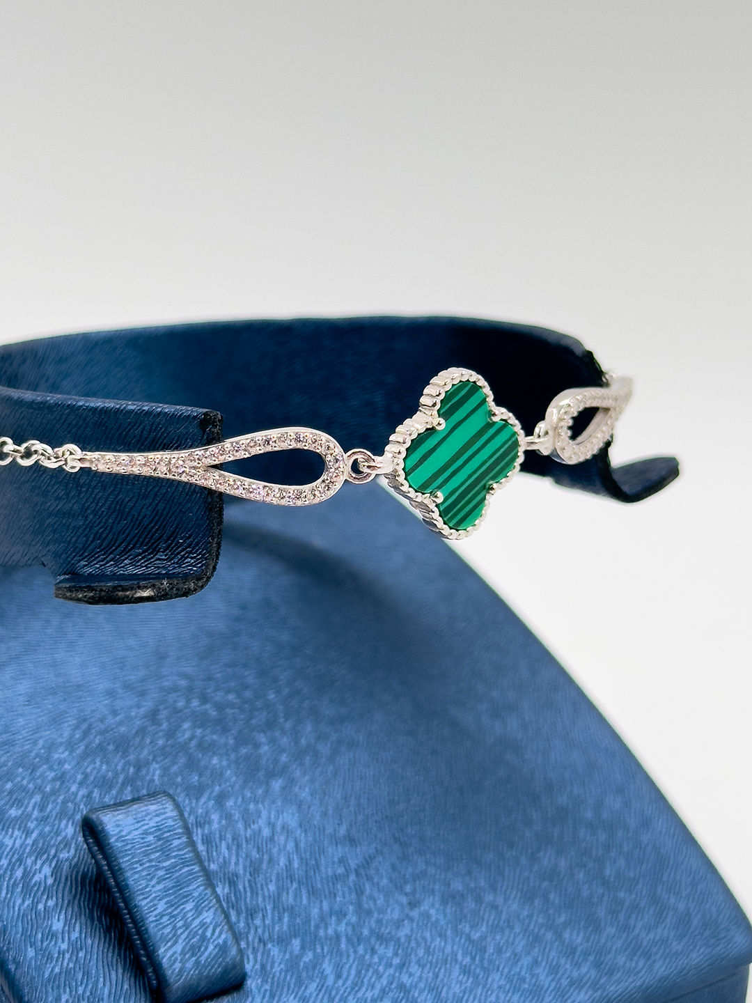 Malachite Taşlı Spor Yonca Kadın Gümüş Bileklik