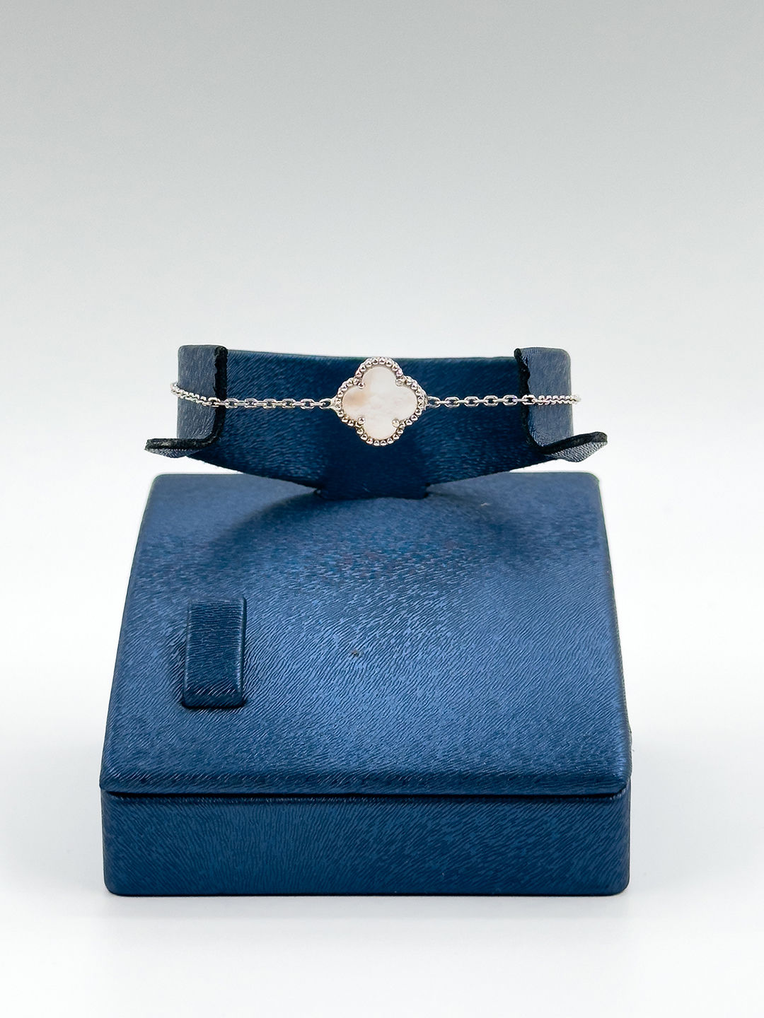 Tekli Sedef Taşlı Yonca Kadın Gümüş Bileklik