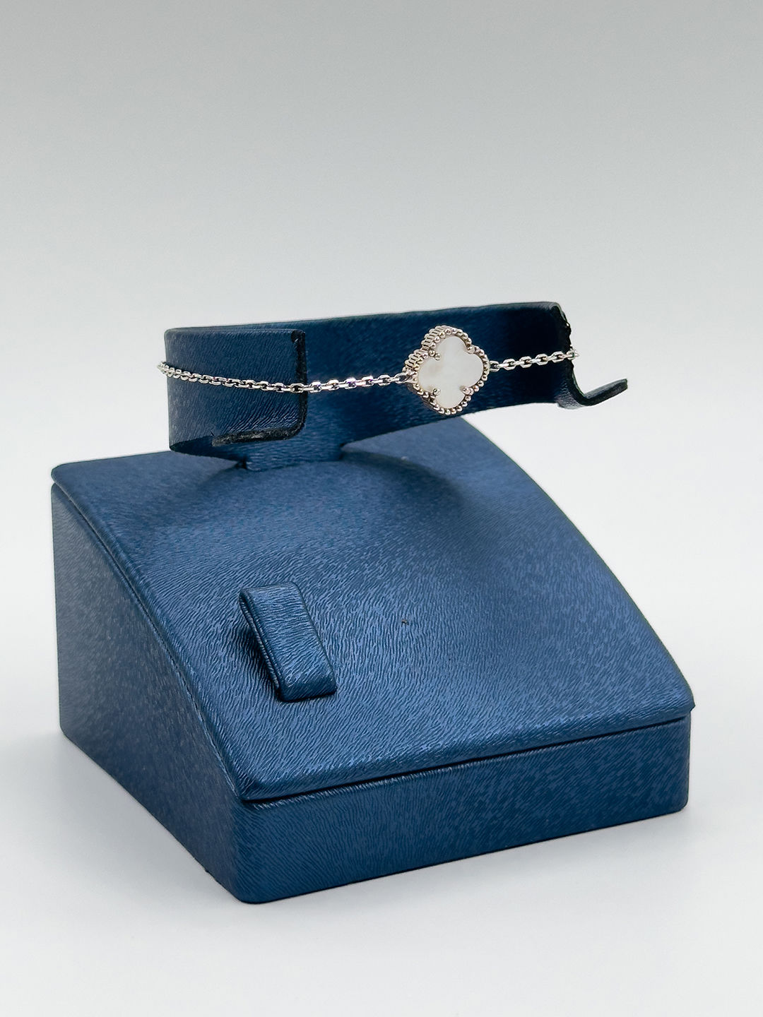 Tekli Sedef Taşlı Yonca Kadın Gümüş Bileklik