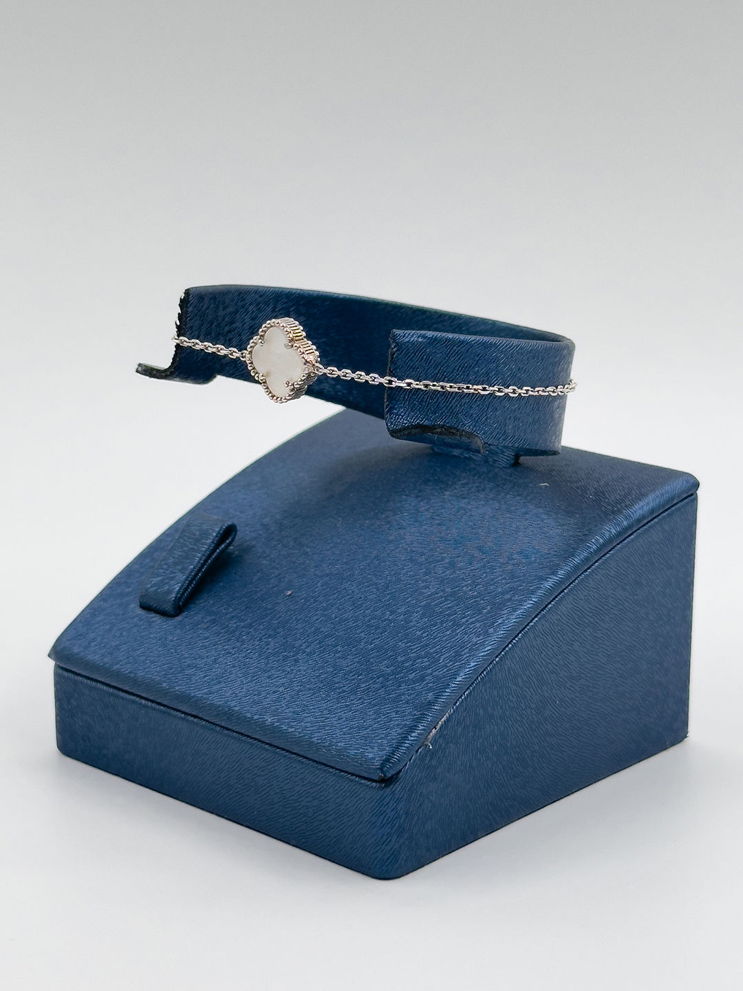 Tekli Sedef Taşlı Yonca Kadın Gümüş Bileklik