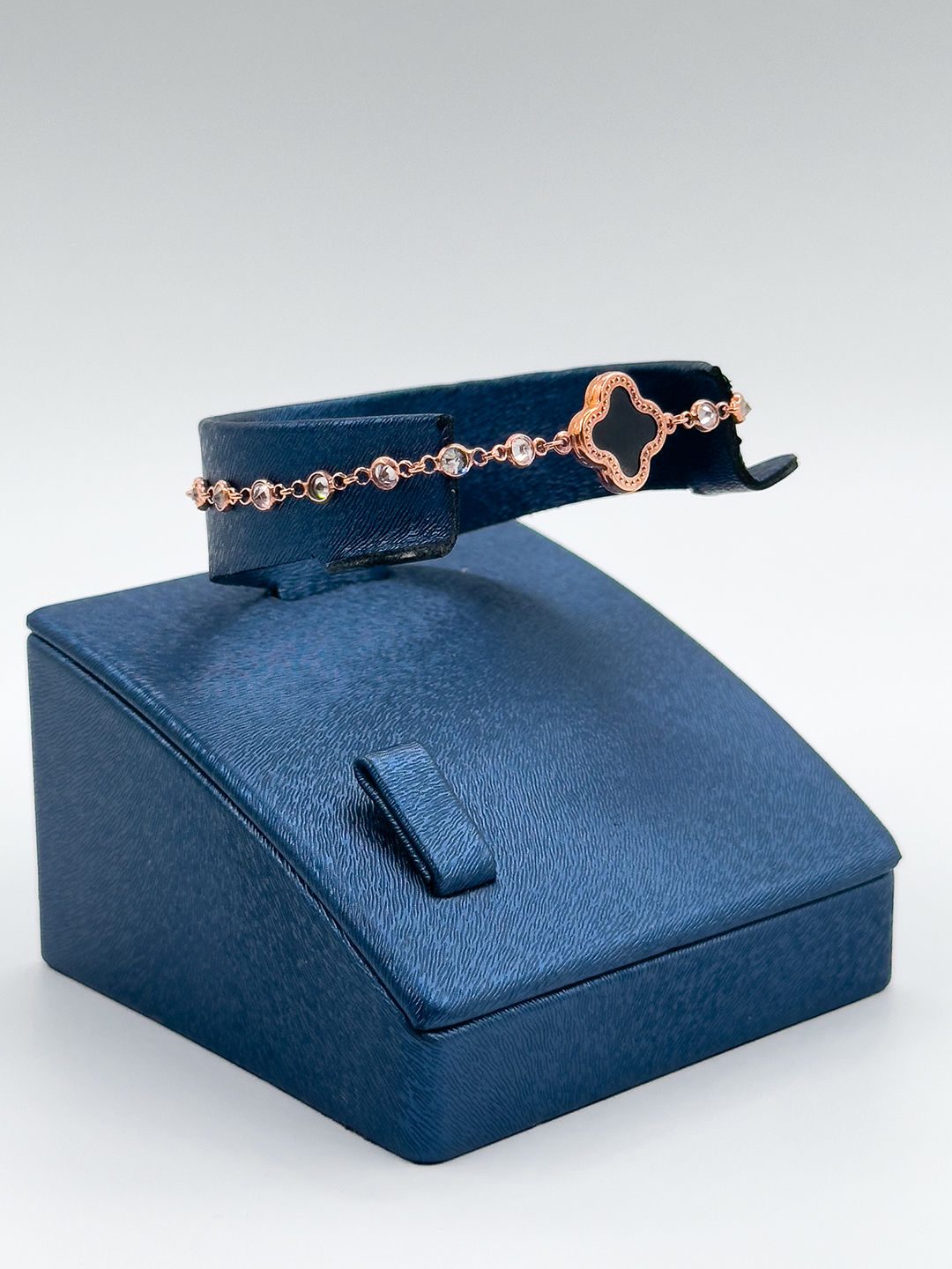 Onix Taşlı Su Yolu Rose Kadın Gümüş Bileklik - Su Yolu Bileklik