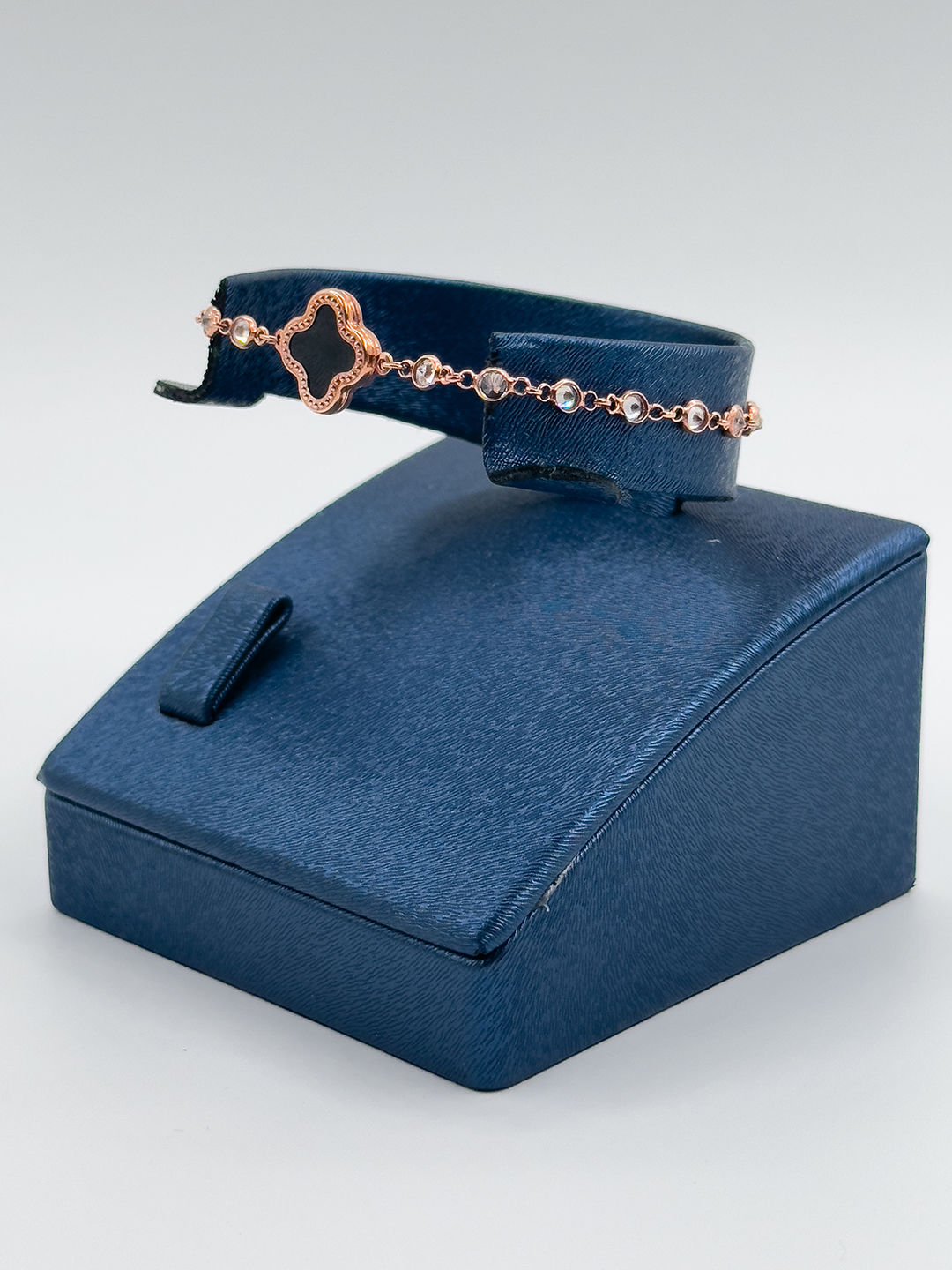 Onix Taşlı Su Yolu Rose Kadın Gümüş Bileklik - Su Yolu Bileklik