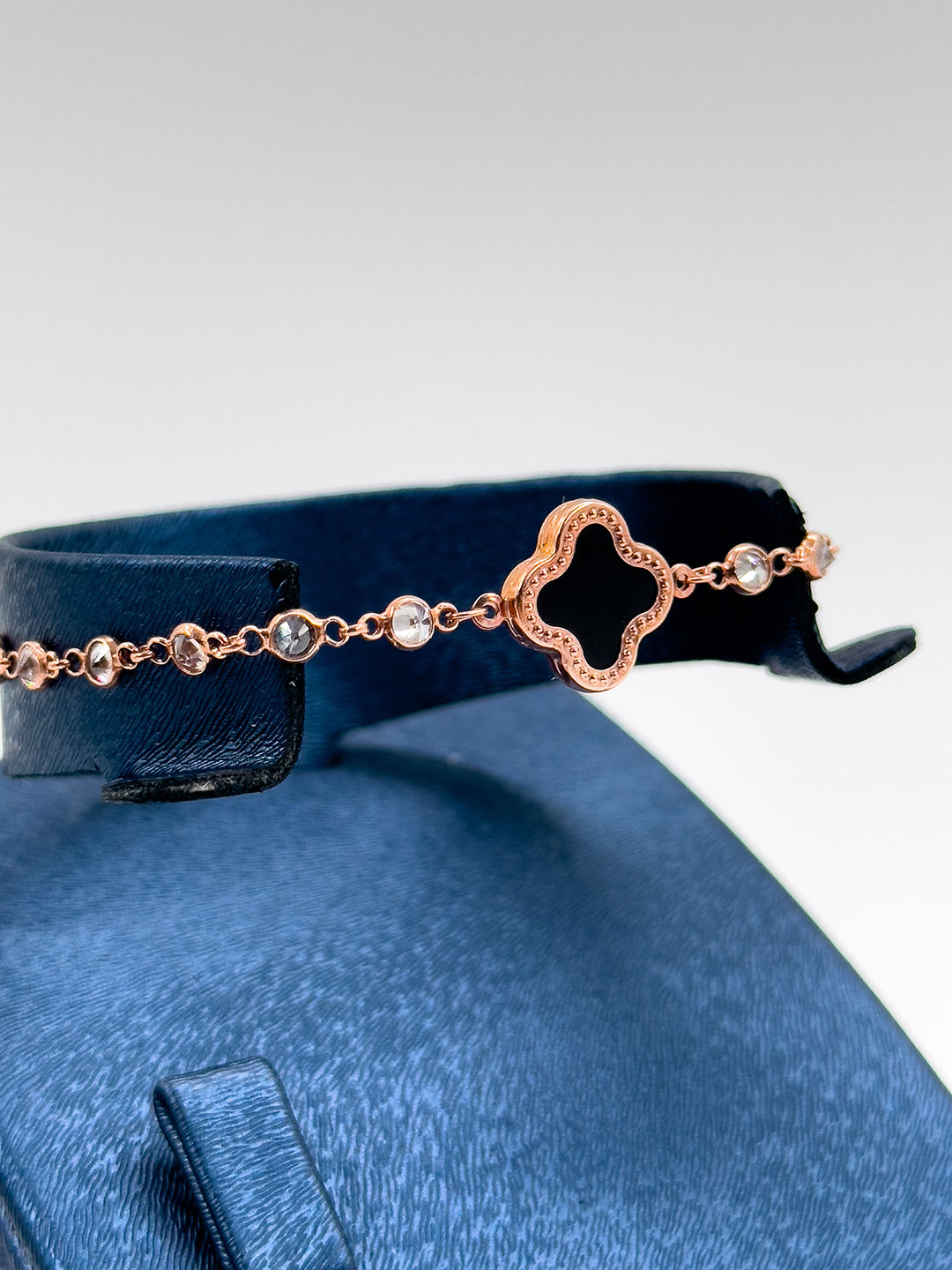 Onix Taşlı Su Yolu Rose Kadın Gümüş Bileklik - Su Yolu Bileklik