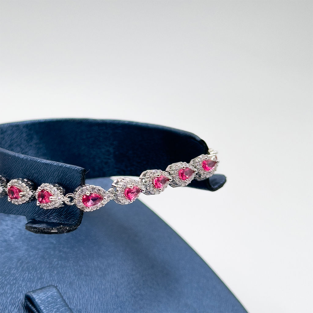 Yakut Taşlı Damla Su Yolu Gümüş Bileklik