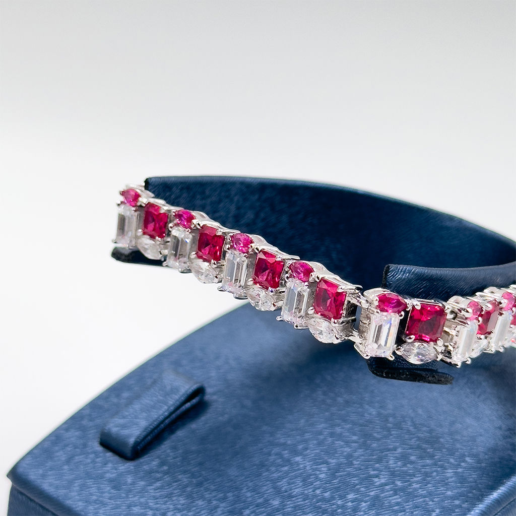 Pırlanta Montür Yakut Taşlı Gümüş Bileklik