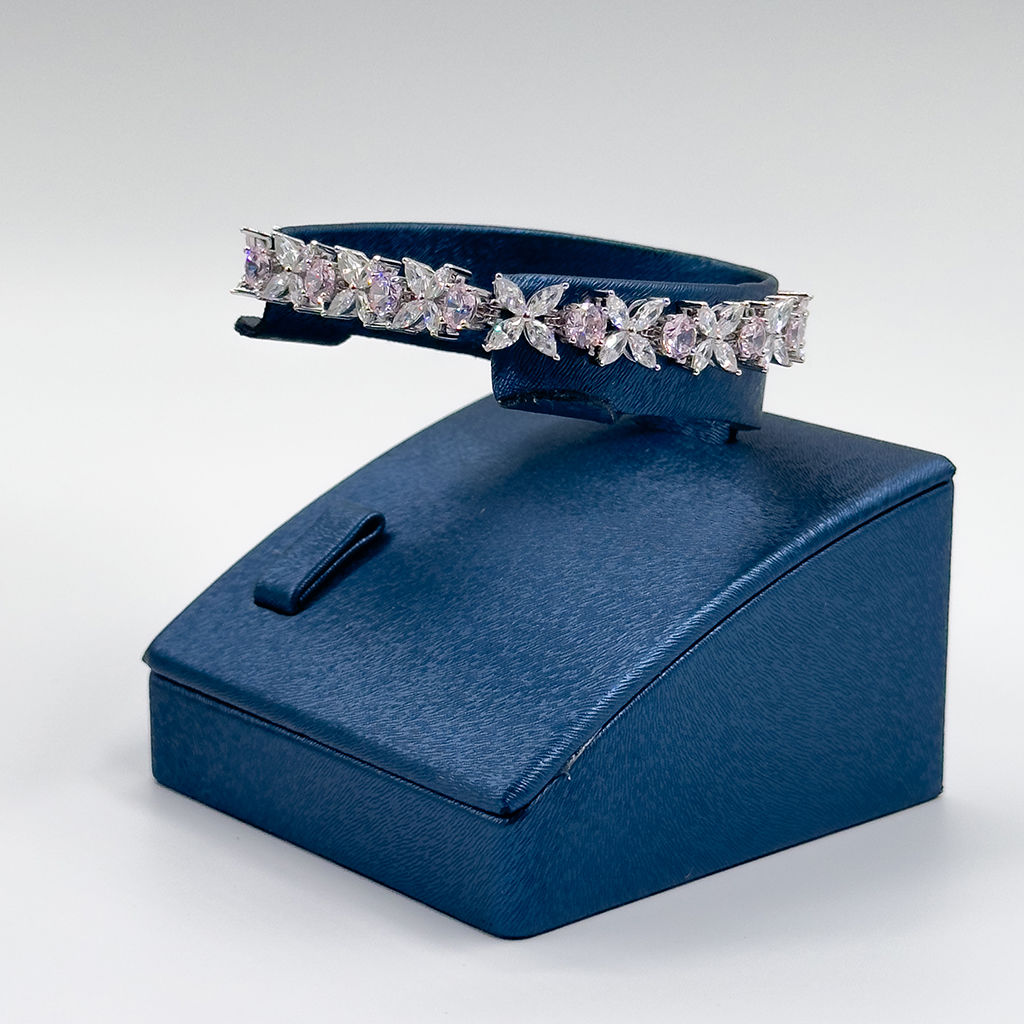 Pırlanta Montür Yonca Su Yolu Gümüş Bileklik