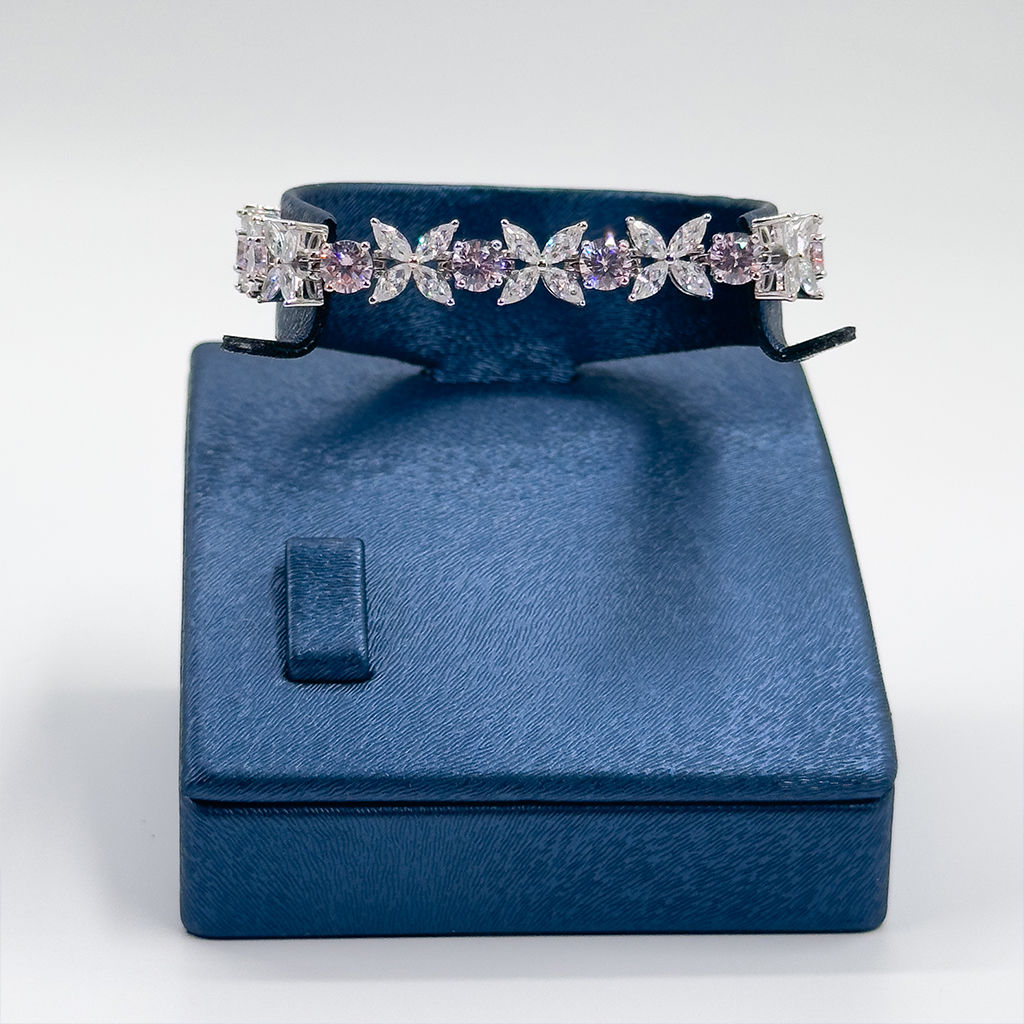 Pırlanta Montür Yonca Su Yolu Gümüş Bileklik