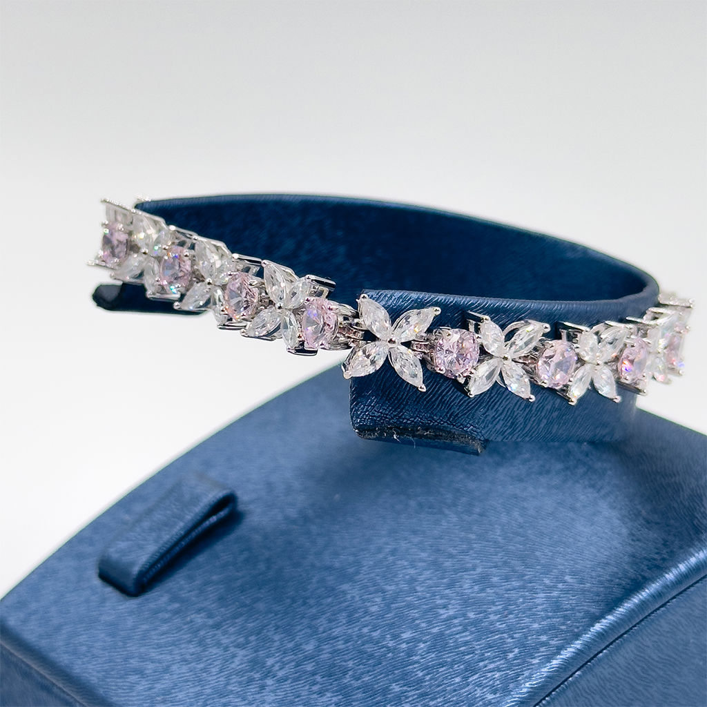 Pırlanta Montür Yonca Su Yolu Gümüş Bileklik