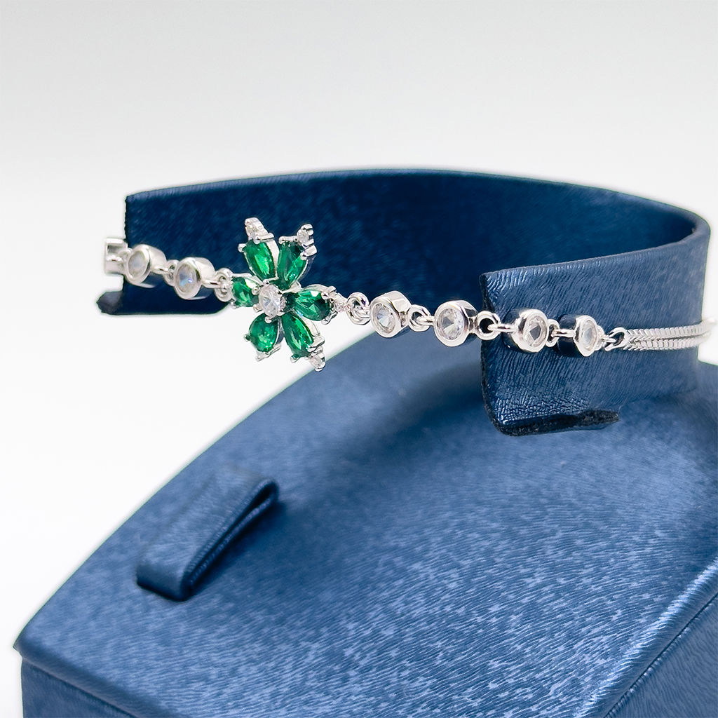 Zümrüt Taşlı Lotus Gümüş Bileklik