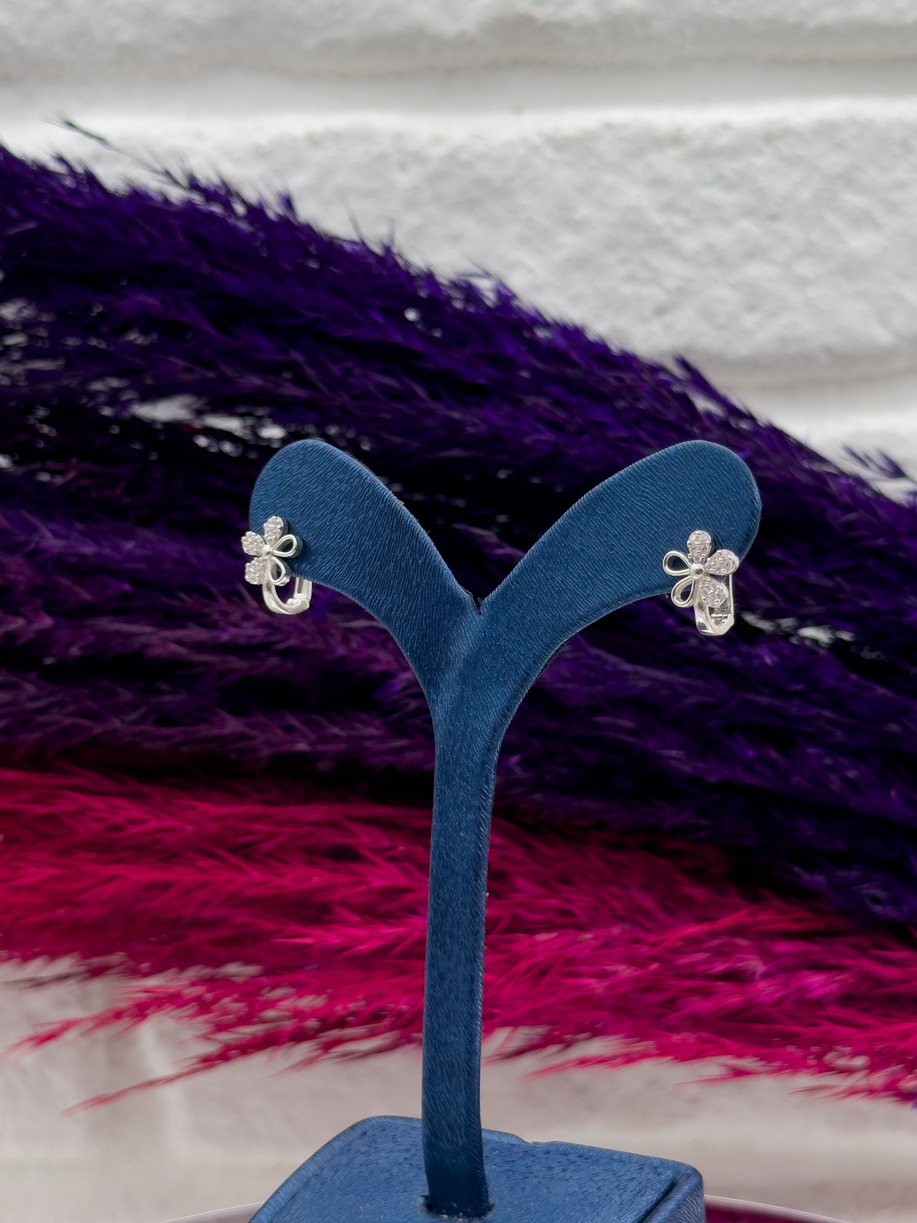 925 Ayar Gümüş Yonca Modeli Zarif Kız Çocuk Küpesi