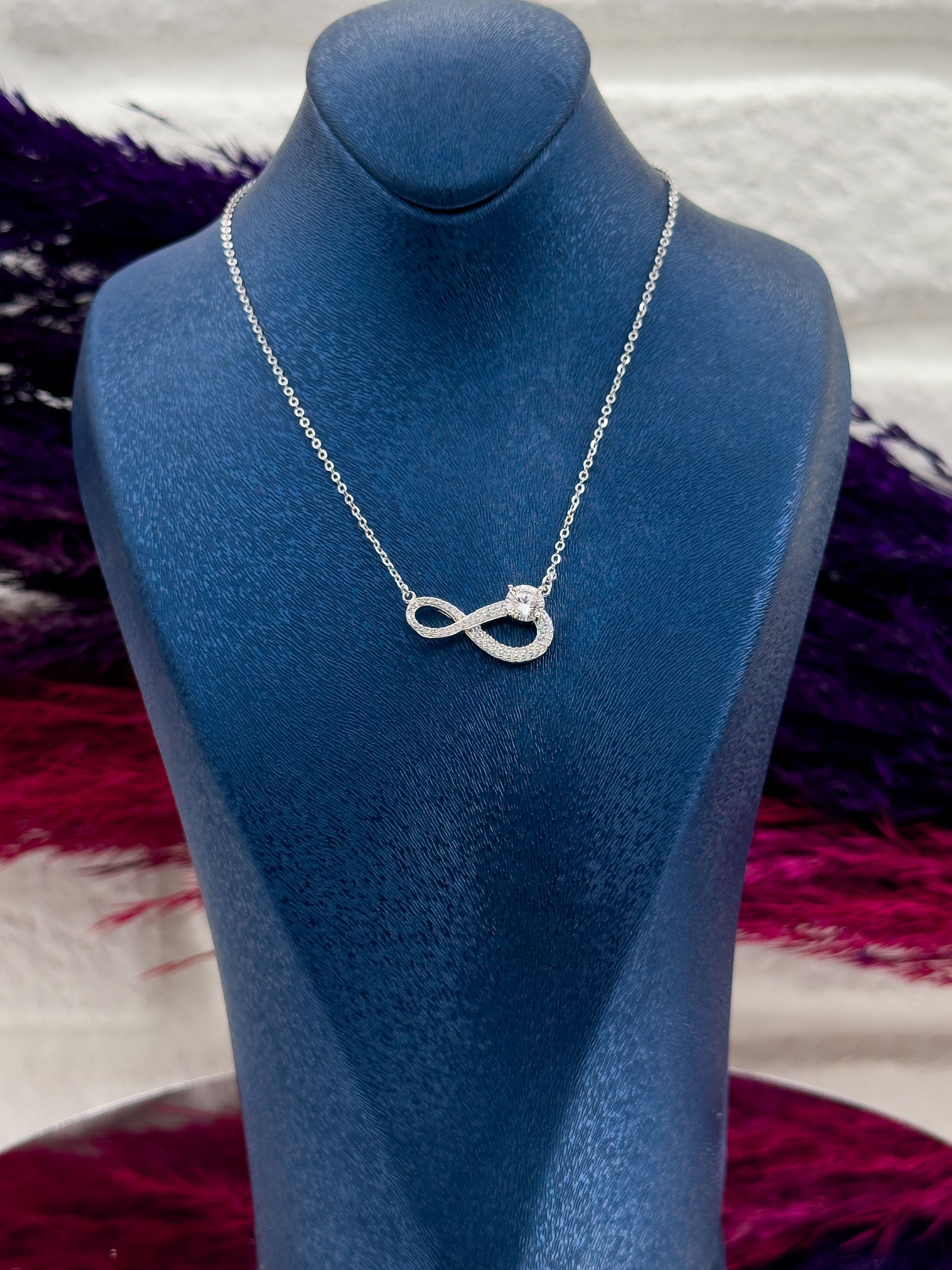 925 Ayar Gümüş Mosanite Taşlı Sonsuzluk Modeli Lüks Kadın Kolye