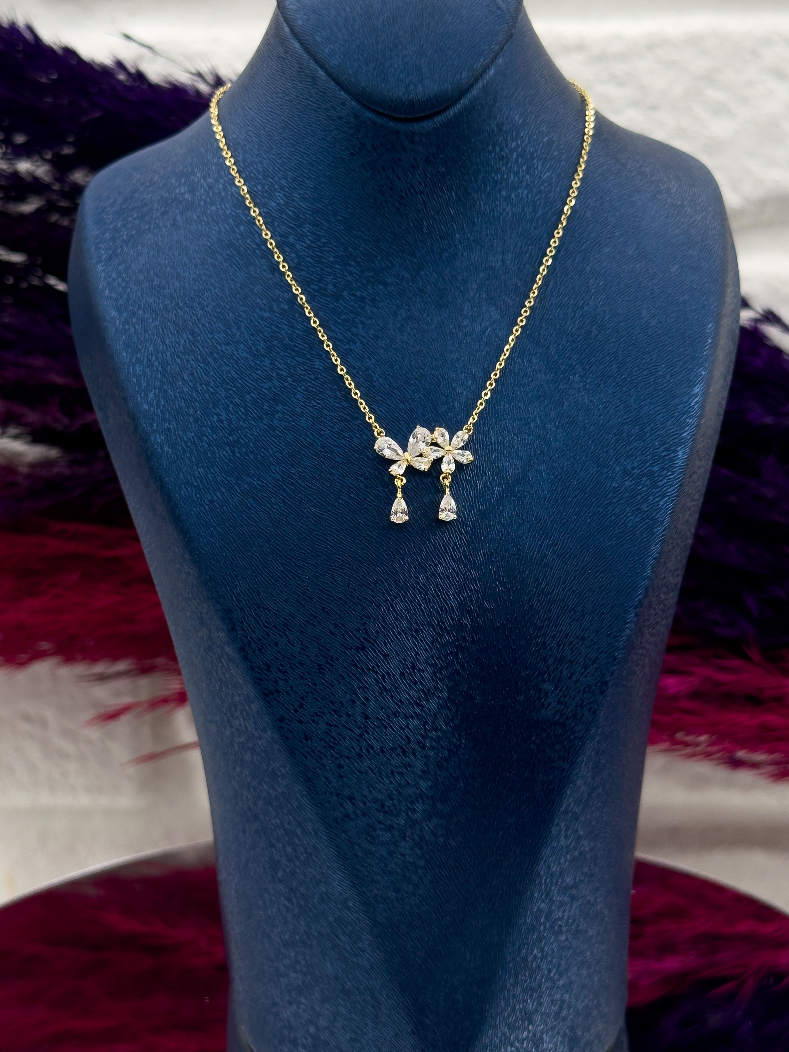 925 Ayar Gümüş Damla Taşlı Gold Renk Lotus Modeli Zarif Kadın Kolye