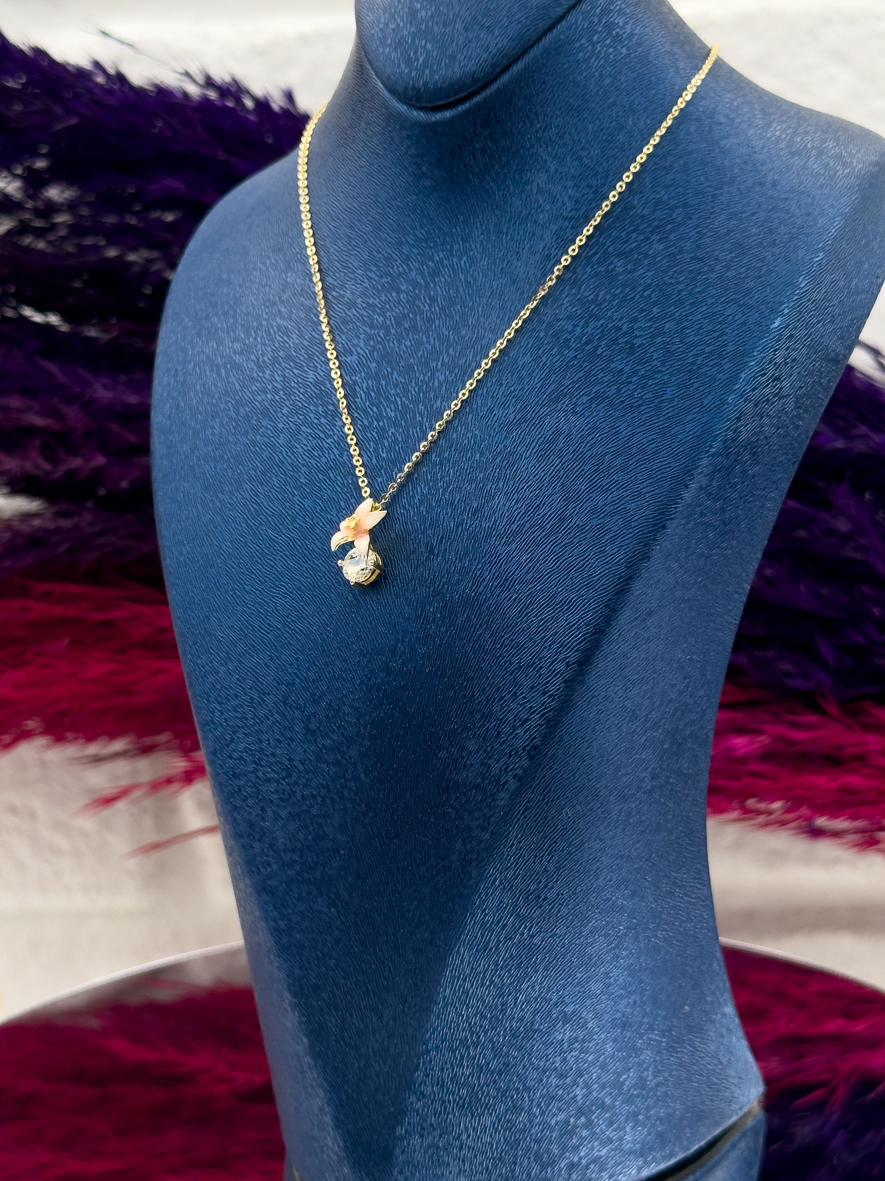 925 Ayar Gümüş Çiçek Mineli Tektaş Modeli Zarif Kadın Kolye