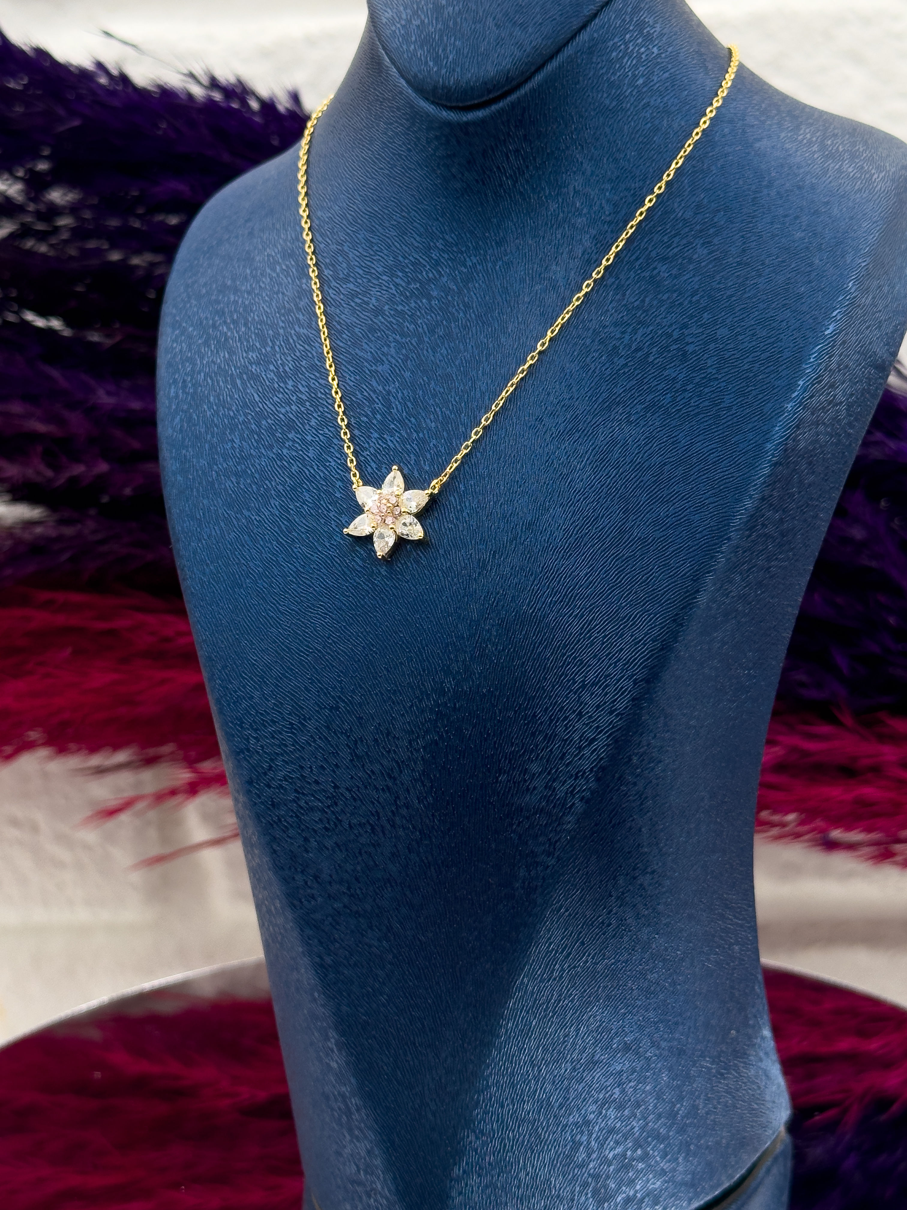 925 Ayar Gümüş Gold Renk Yıldız Modeli Lüks Kadın Kolye