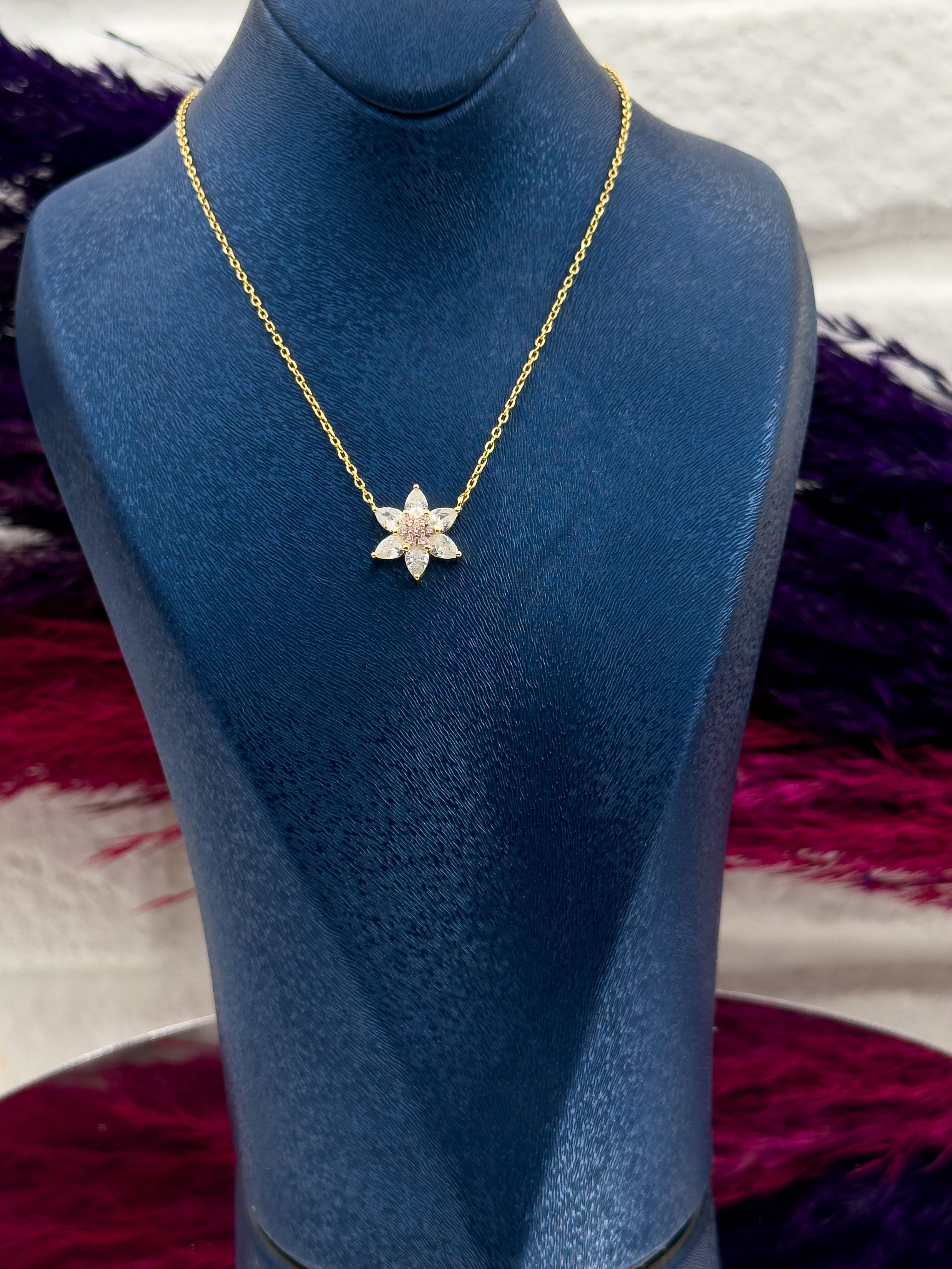 925 Ayar Gümüş Gold Renk Yıldız Modeli Lüks Kadın Kolye