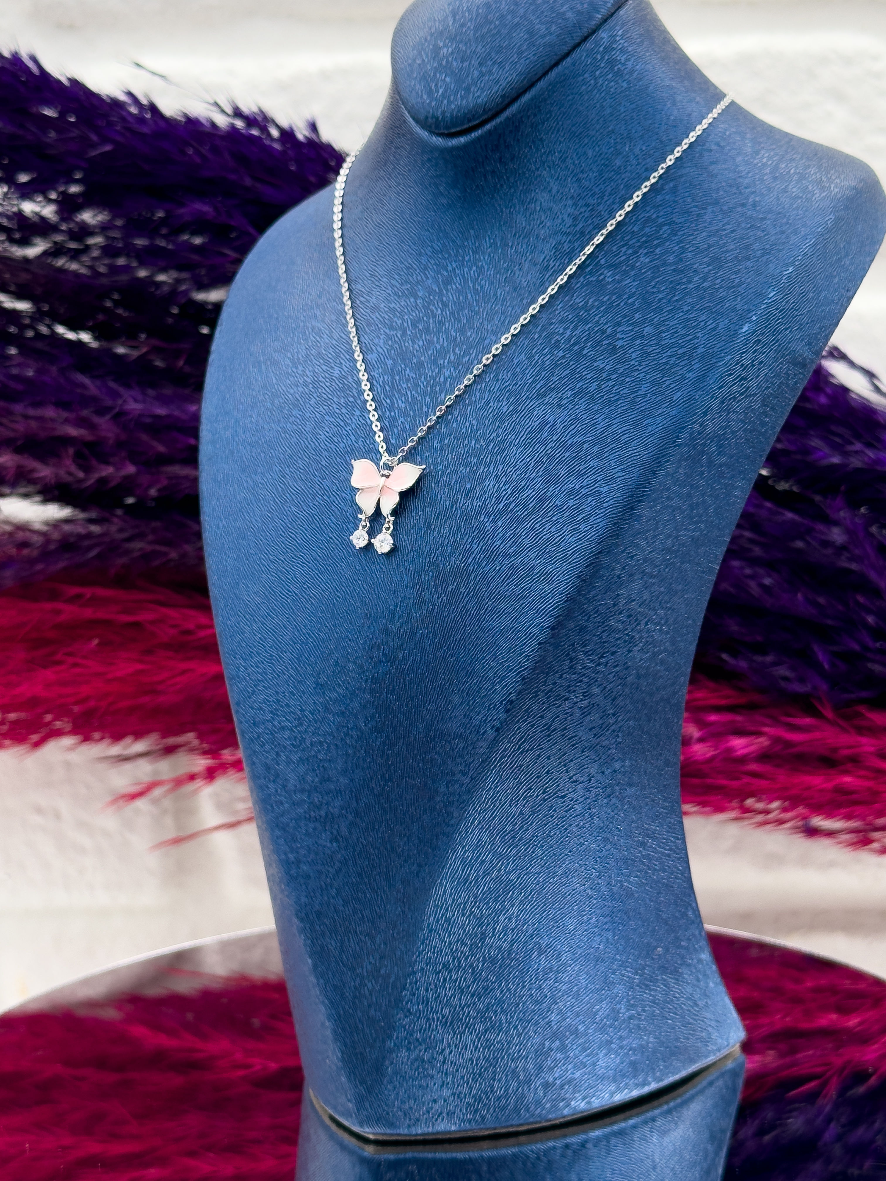 925 Ayar Gümüş Pembe Mineli Kelebek Modeli Zarif Kadın Kolye