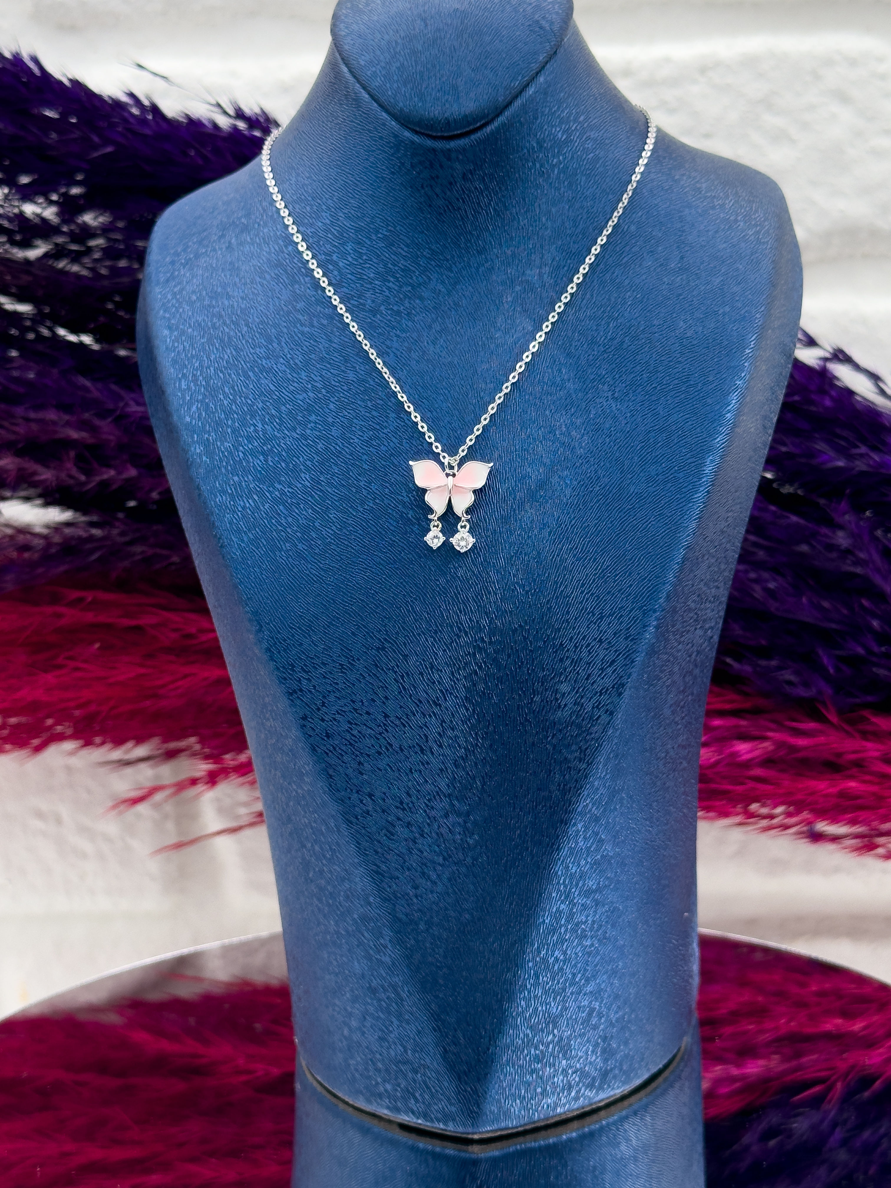 925 Ayar Gümüş Pembe Mineli Kelebek Modeli Zarif Kadın Kolye