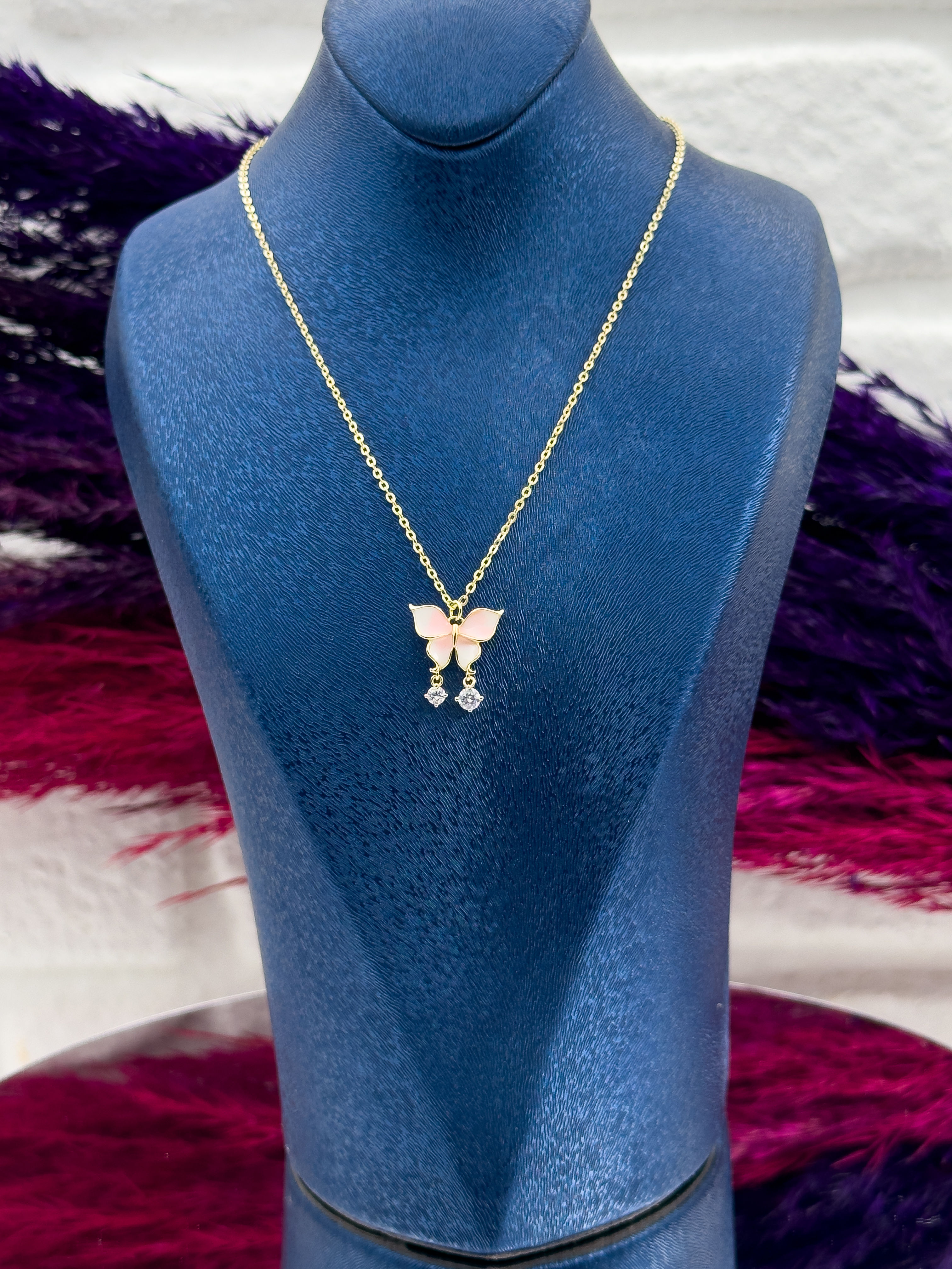 925 Ayar Gümüş Gold Renk Pembe Mineli Kelebek Modeli Zarif Kadın Kolye