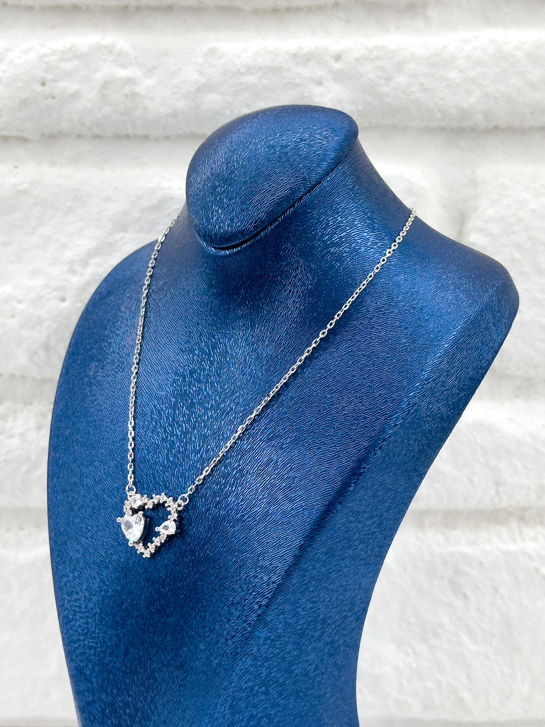 Zirkon Taşlı Kalpli Kadın Gümüş Kolye