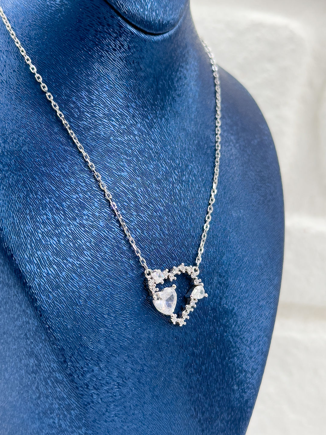 Zirkon Taşlı Kalpli Kadın Gümüş Kolye