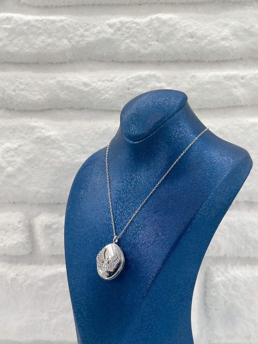 Kapaklı Alya Model Kadın Gümüş Kolye