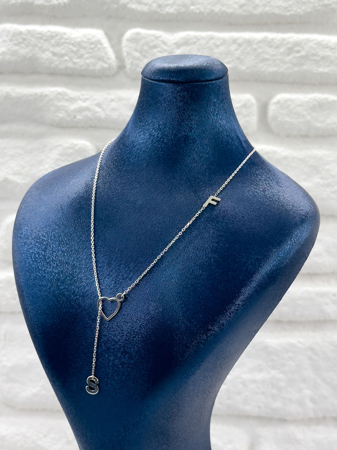 İsme Özel Kalpli Harfli Tasarım Kadın Gümüş Kolye - Harfli Kolye